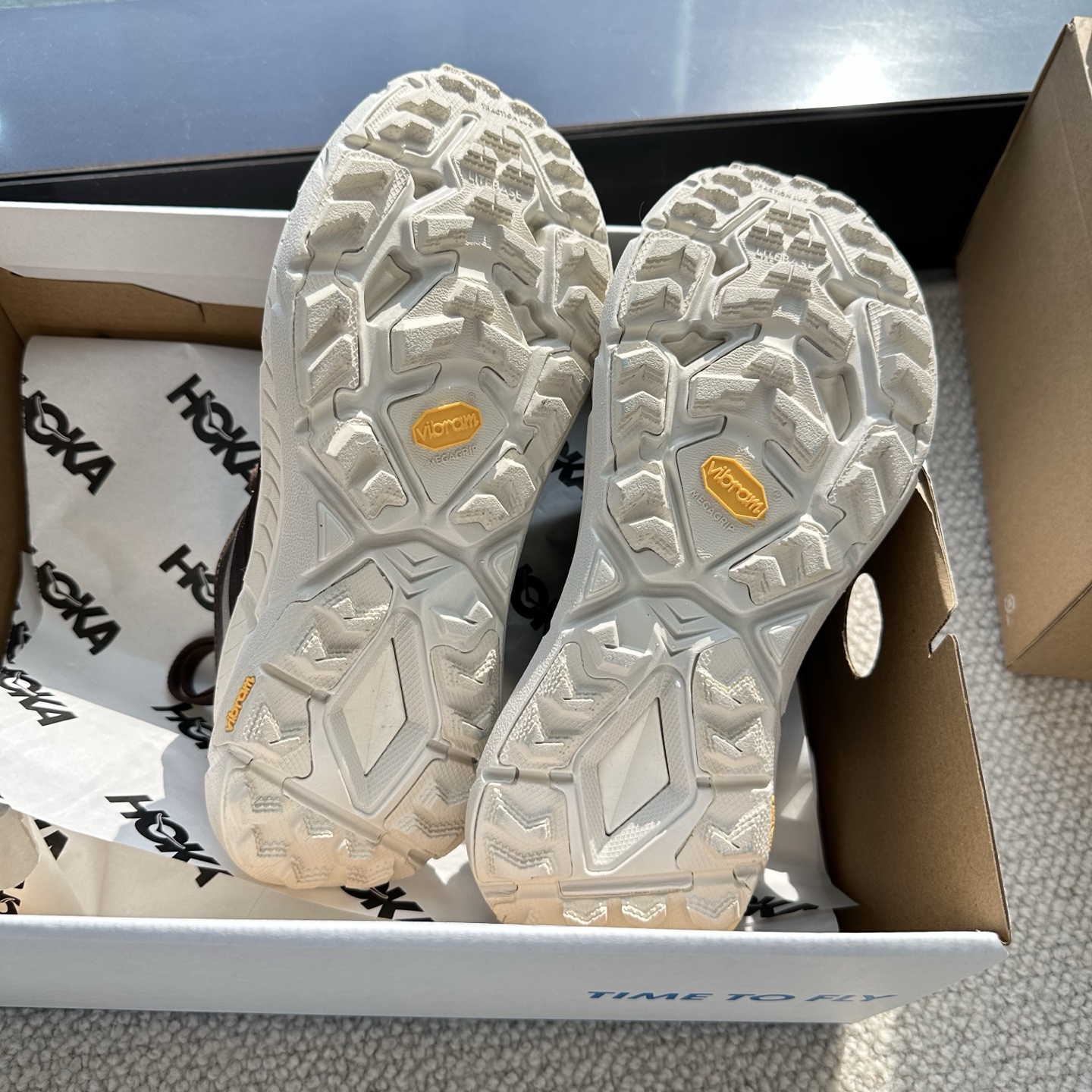 $388對。👟【HOKA 專業戶外跑鞋｜Vibram大底】✨頂級配置｜行山跑步必備✨
