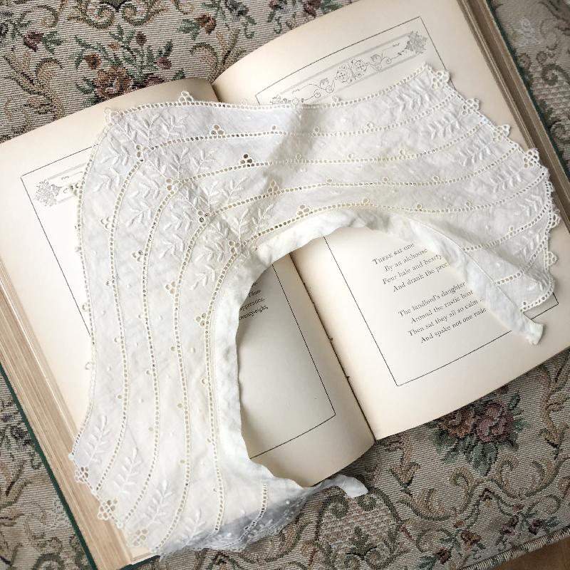 Early to Mid-Century Cotton Texture Cream White Hand-Embroidered Yoke Collar (MT150-12)