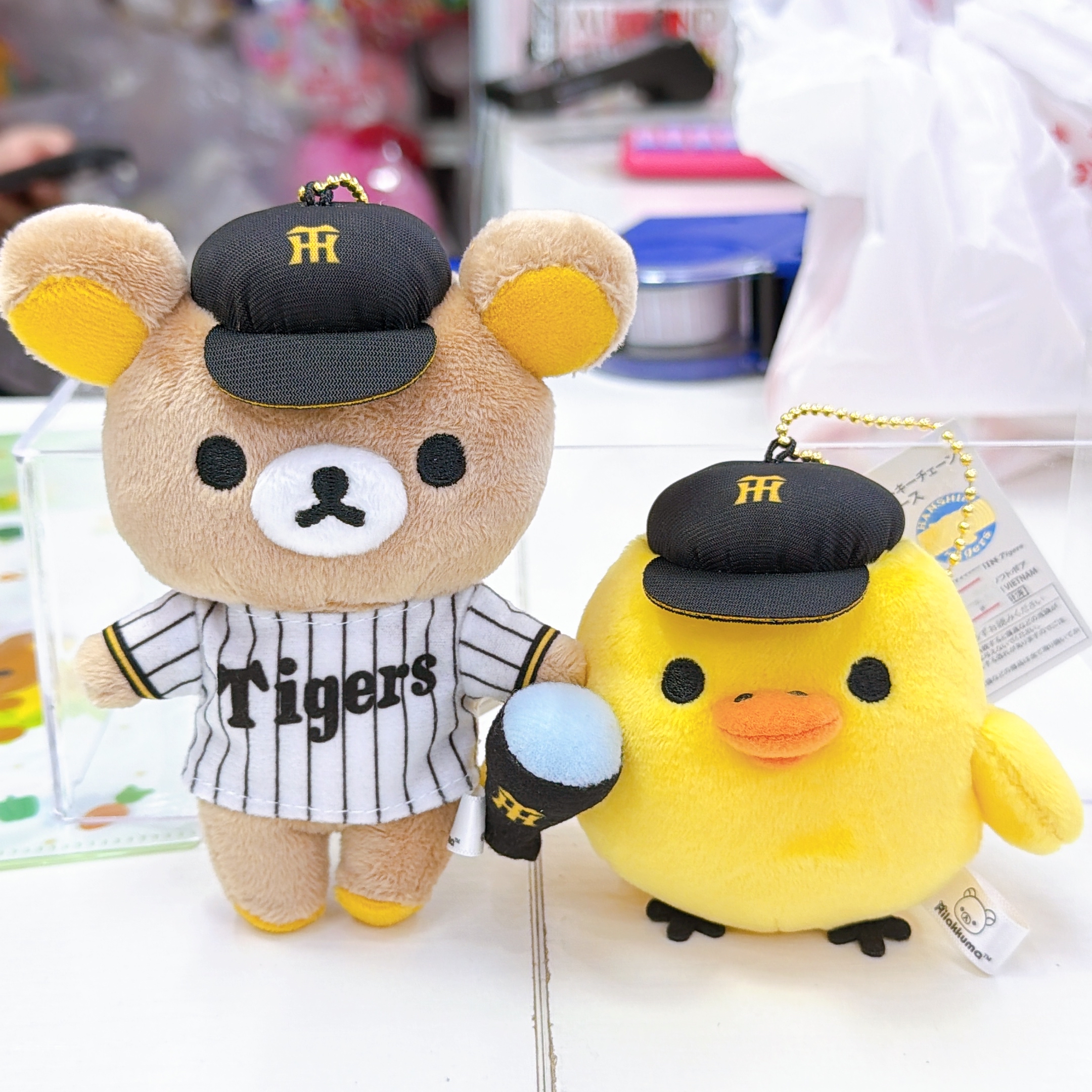 日本直送日本限定版Hanshin Tiger 鬆弛熊日本棒球隊公仔掛飾