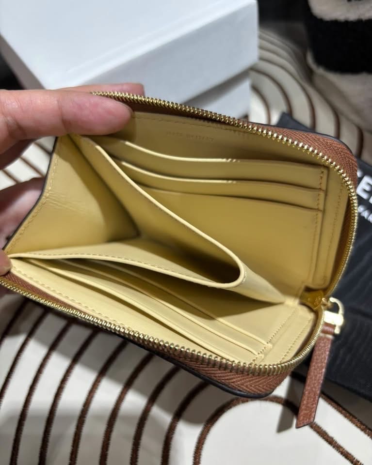 全新 Celine zip wallet 拉鏈銀包   100%Authentic,全新未使用品 ✅專門店收據✅dust bag✅box