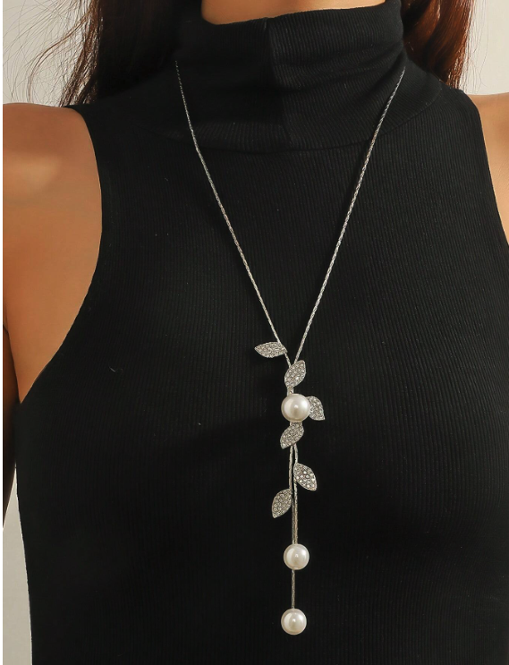 Leaf Long Chain Necklace with Pearl
