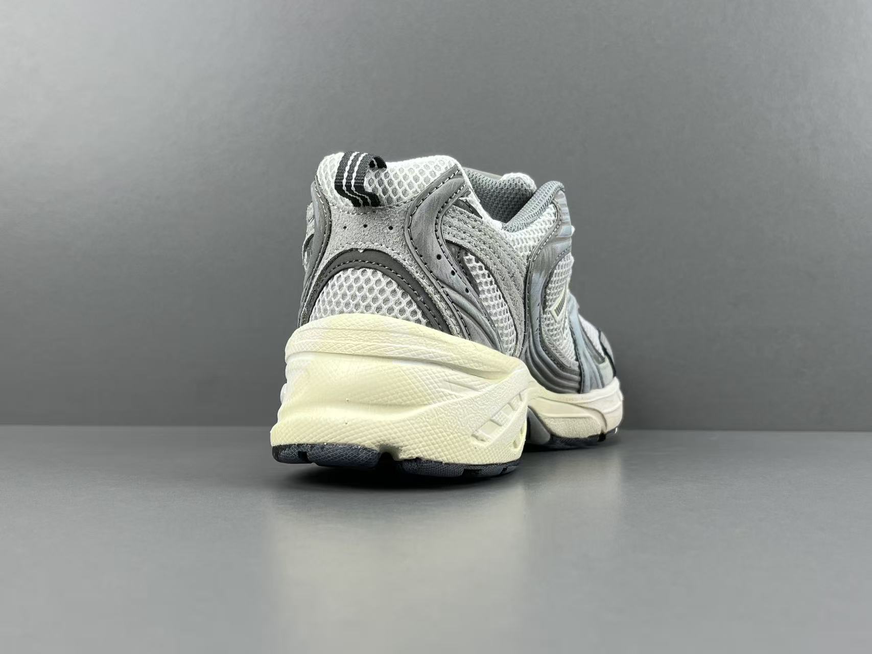 New Balance 530 M530TG