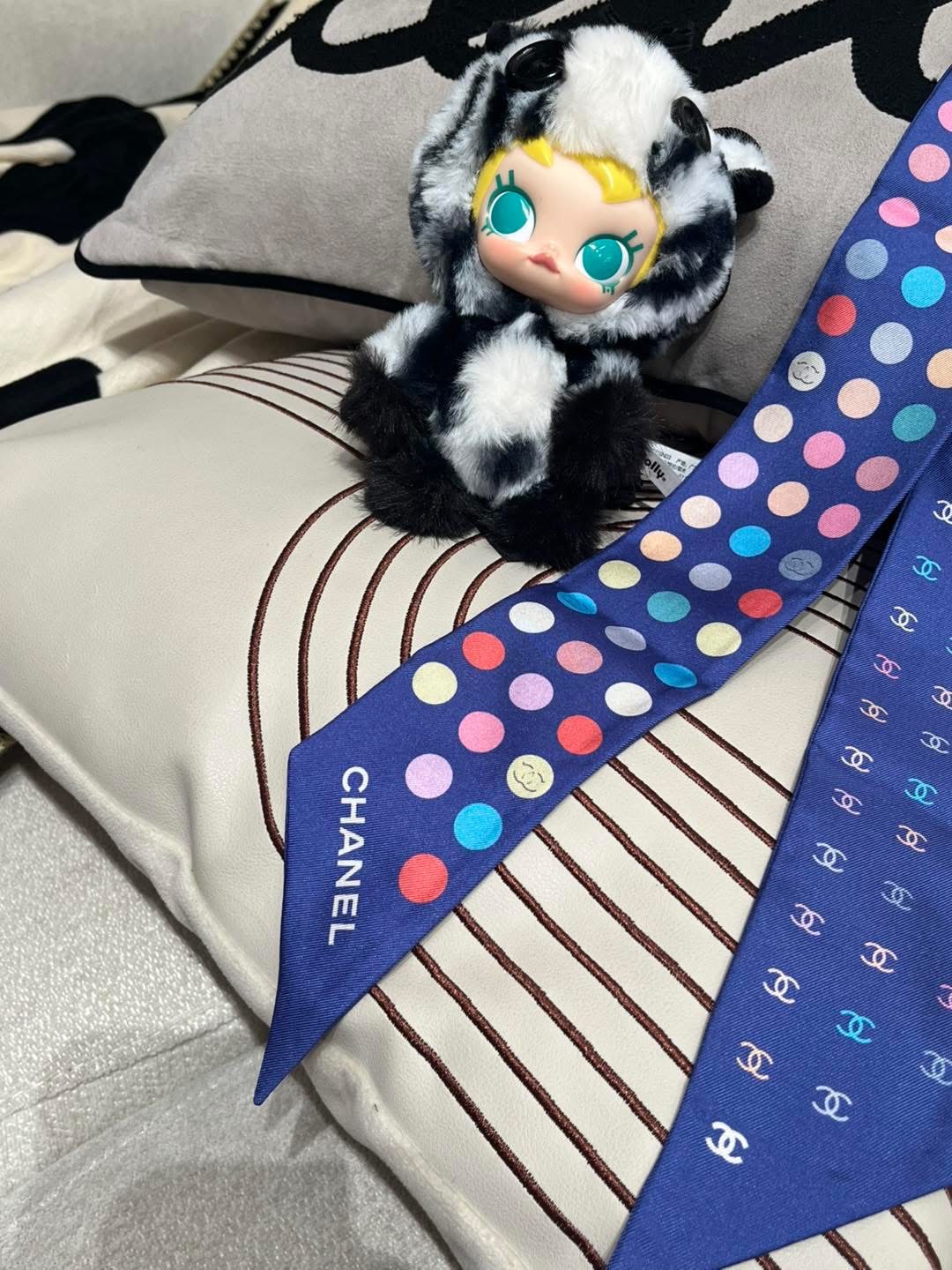 未使用品 Chanel twilly silk  ,100%Authentic ,unused ✅box 