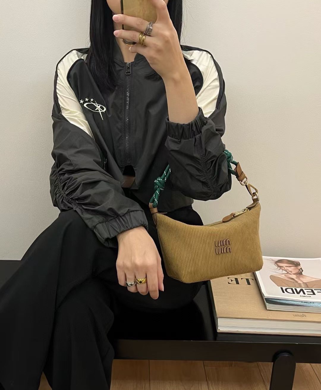 限時優惠‼️MIUMIU 燈芯絨Gabardine pouch Size 18.5x14x10cm