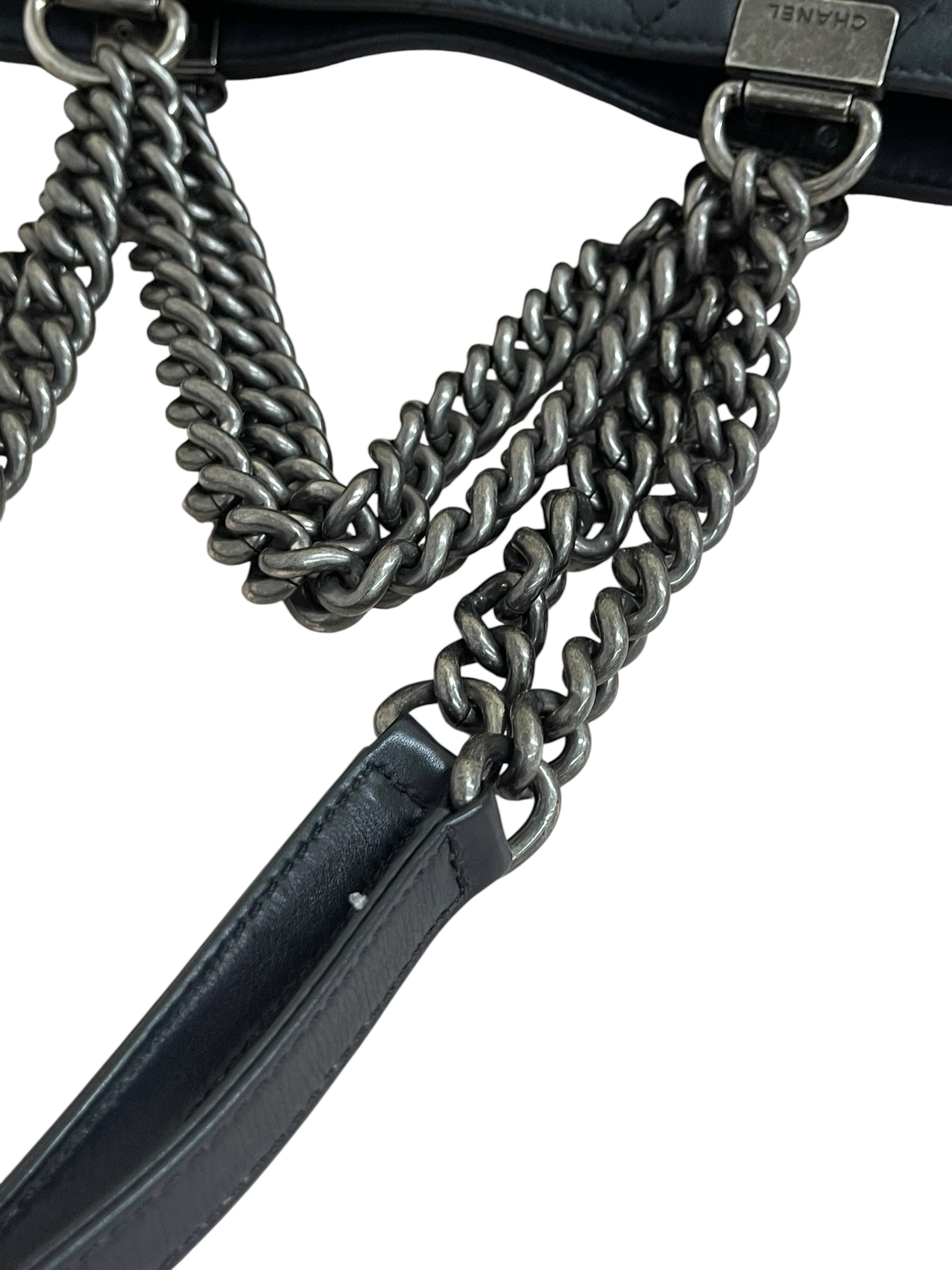 Pre-owned Chanel Shopping in Chains / Product Code: 062908