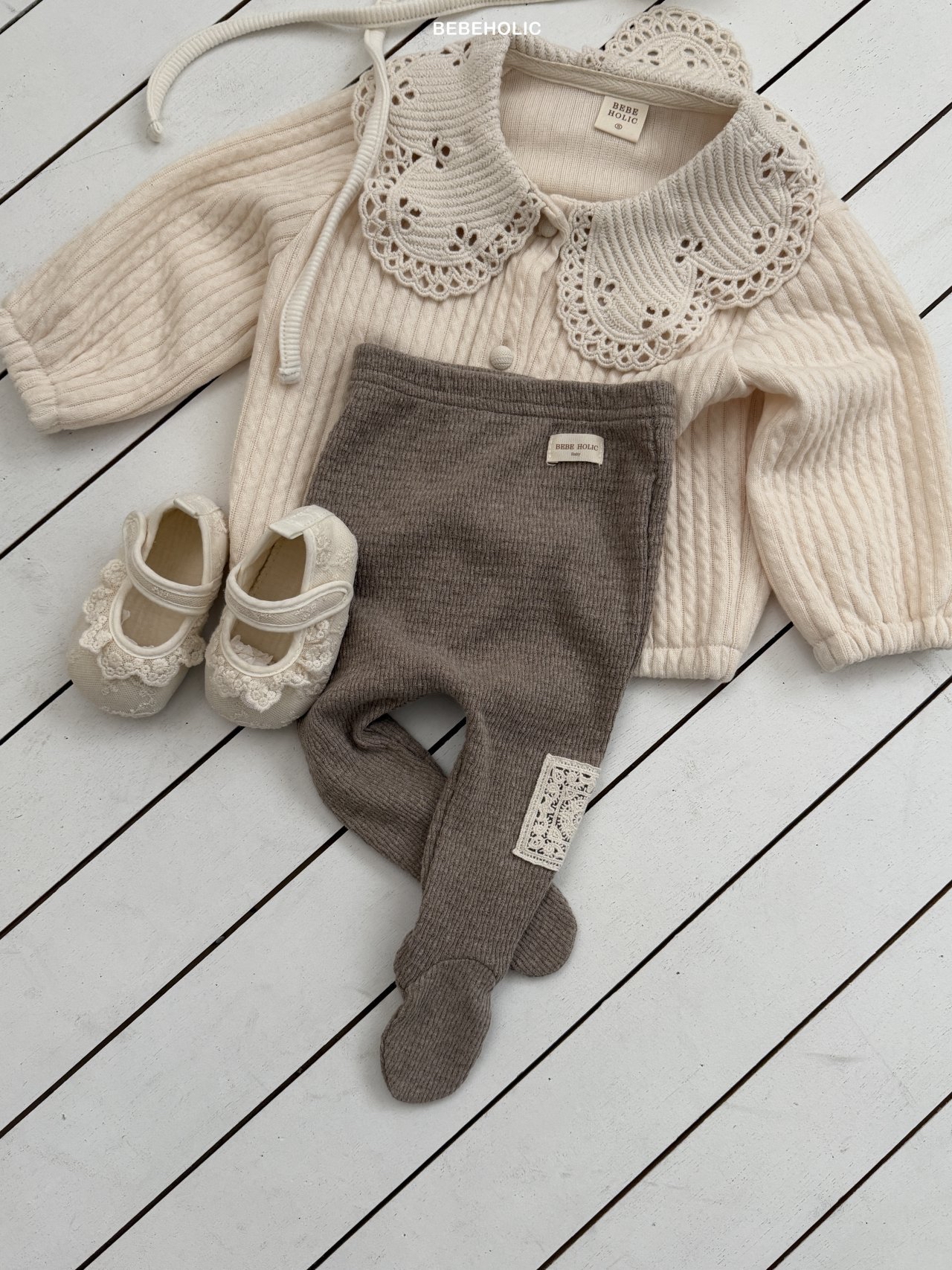 🌸預訂 韓國直送🌸🇰🇷BEBEHOLIC三色蕾絲提花包腳褲