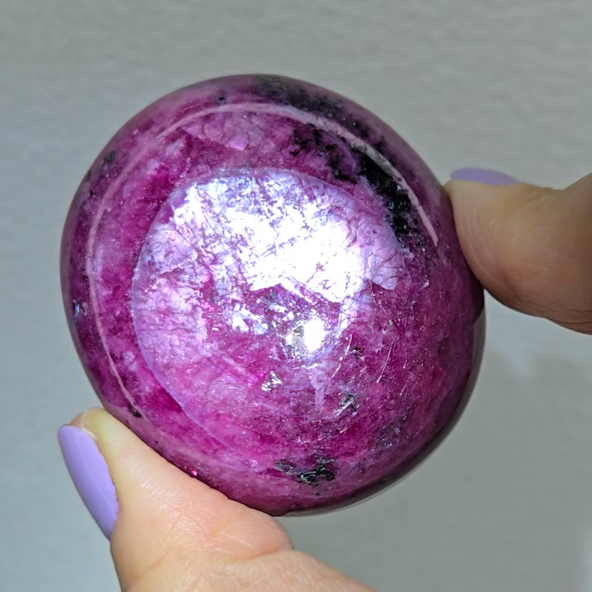 Ruby with intense flash, prismatic patterns, strong UV - RBY6