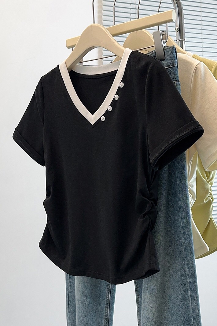 B42(36632) 韩版休闲风撞色V领边小钮设计感3色上衣