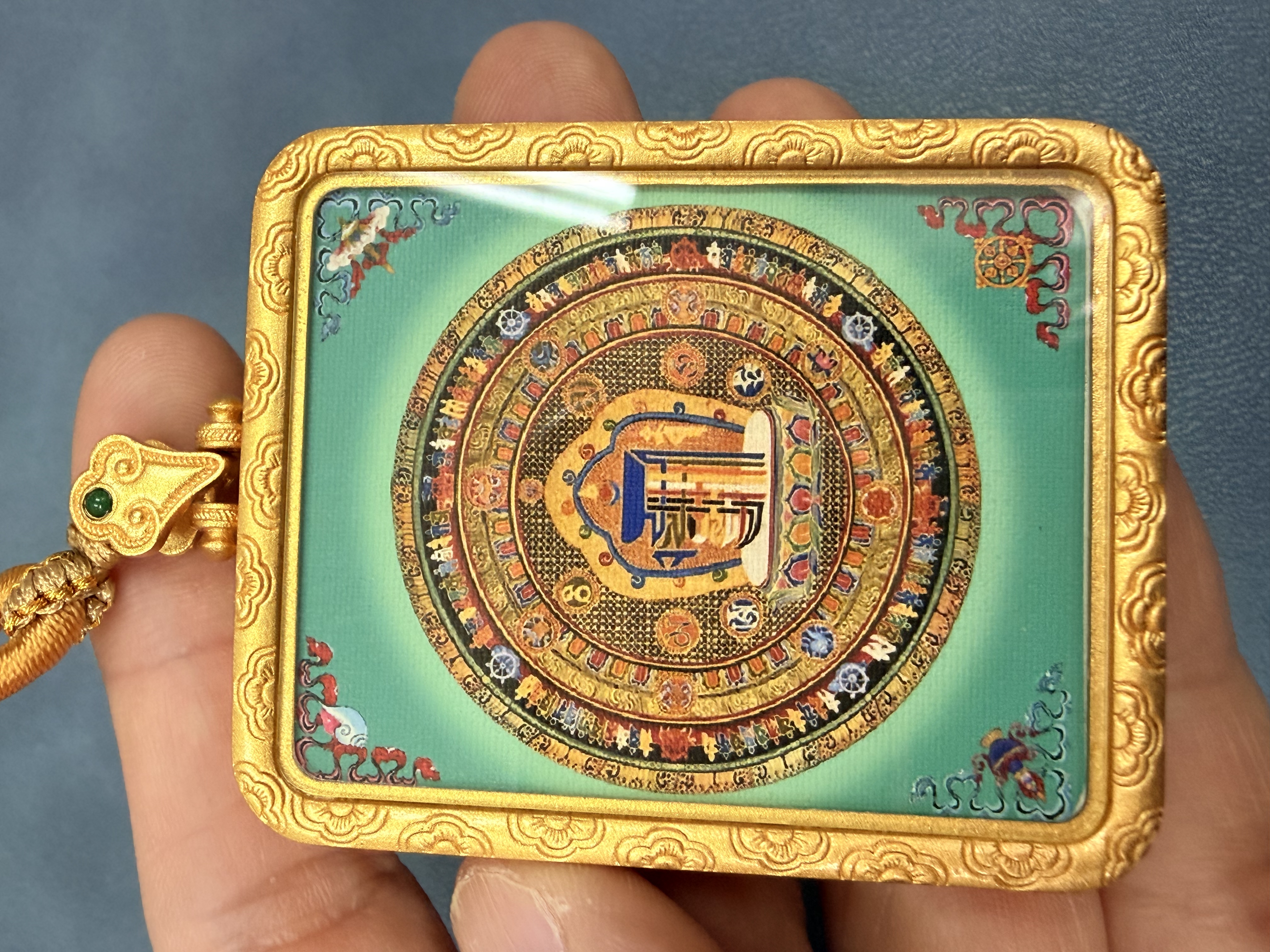 義賣品不包郵8/4寄出：（千手千眼觀音擦擦+時輪金剛）吊咀（閉關加持，念誦多篇藏傳大悲咒）加持力大