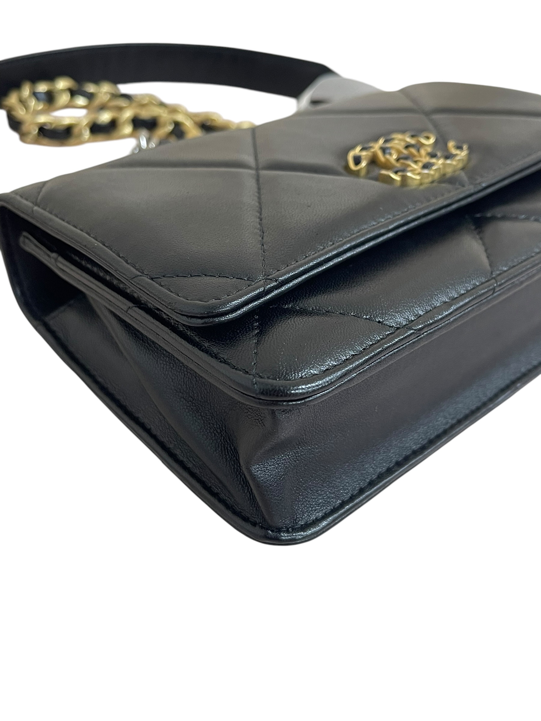 Pre-owned Chanel 19 WOC/ Product Code: 26060809