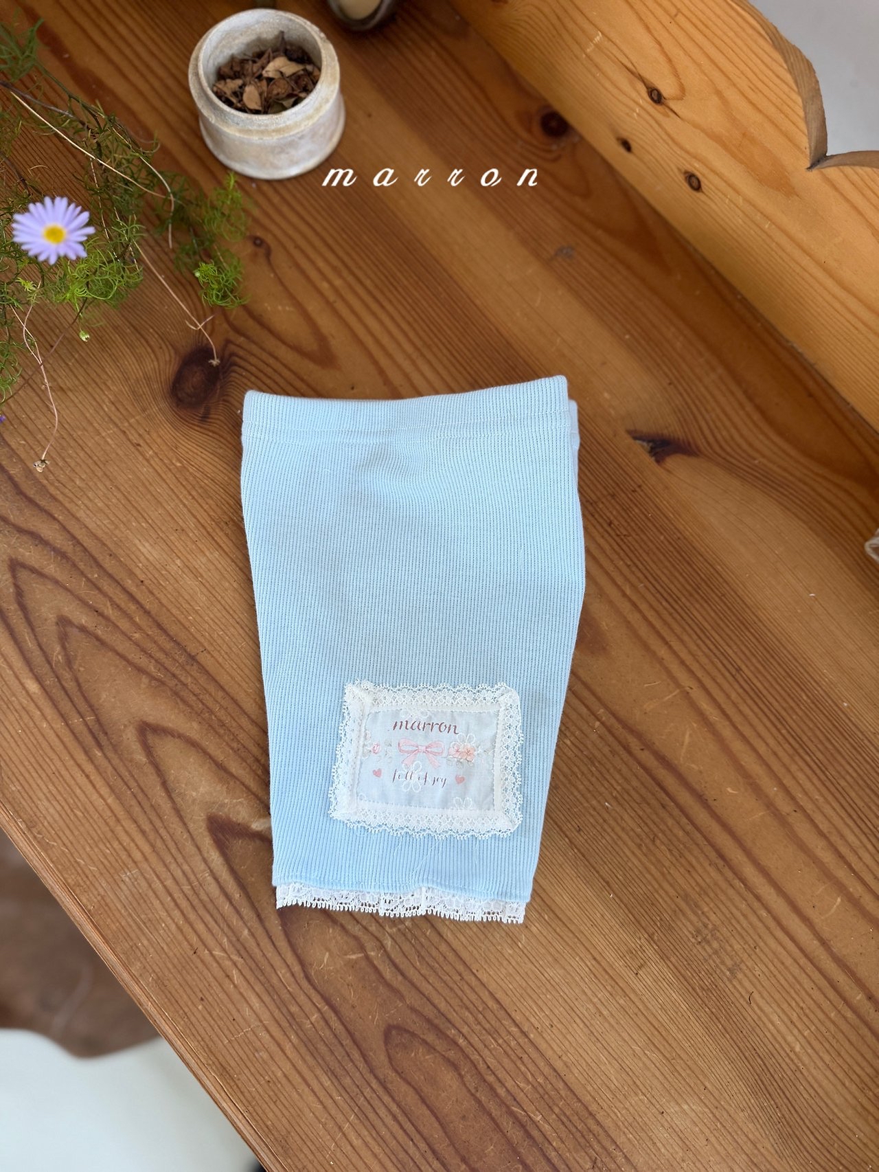 ☀️預訂 韓國直送☀️🇰🇷Marron四色標籤蕾絲花邊及膝打底褲