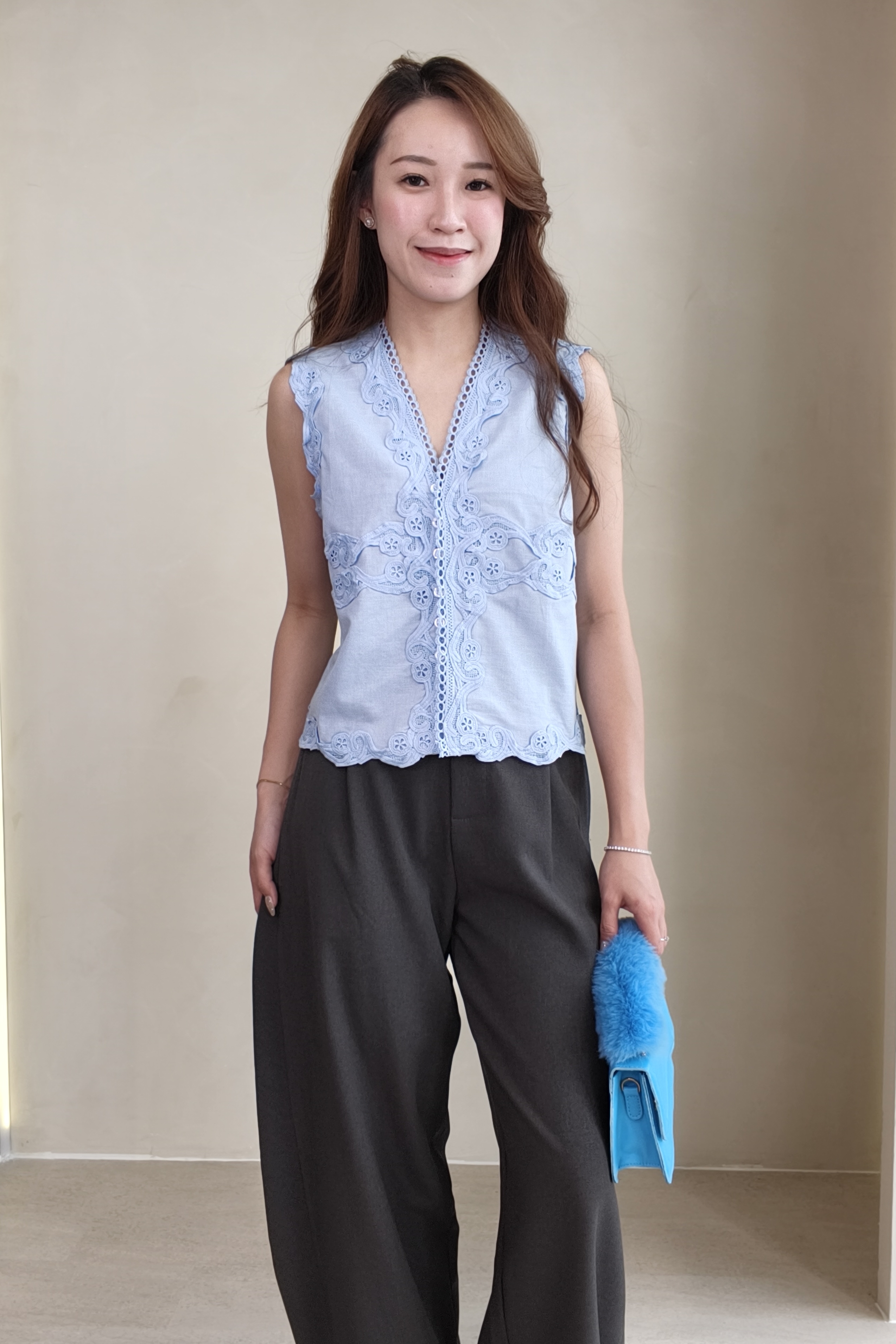 916009 Celeste Lace Bloom Sleeveless Blouse