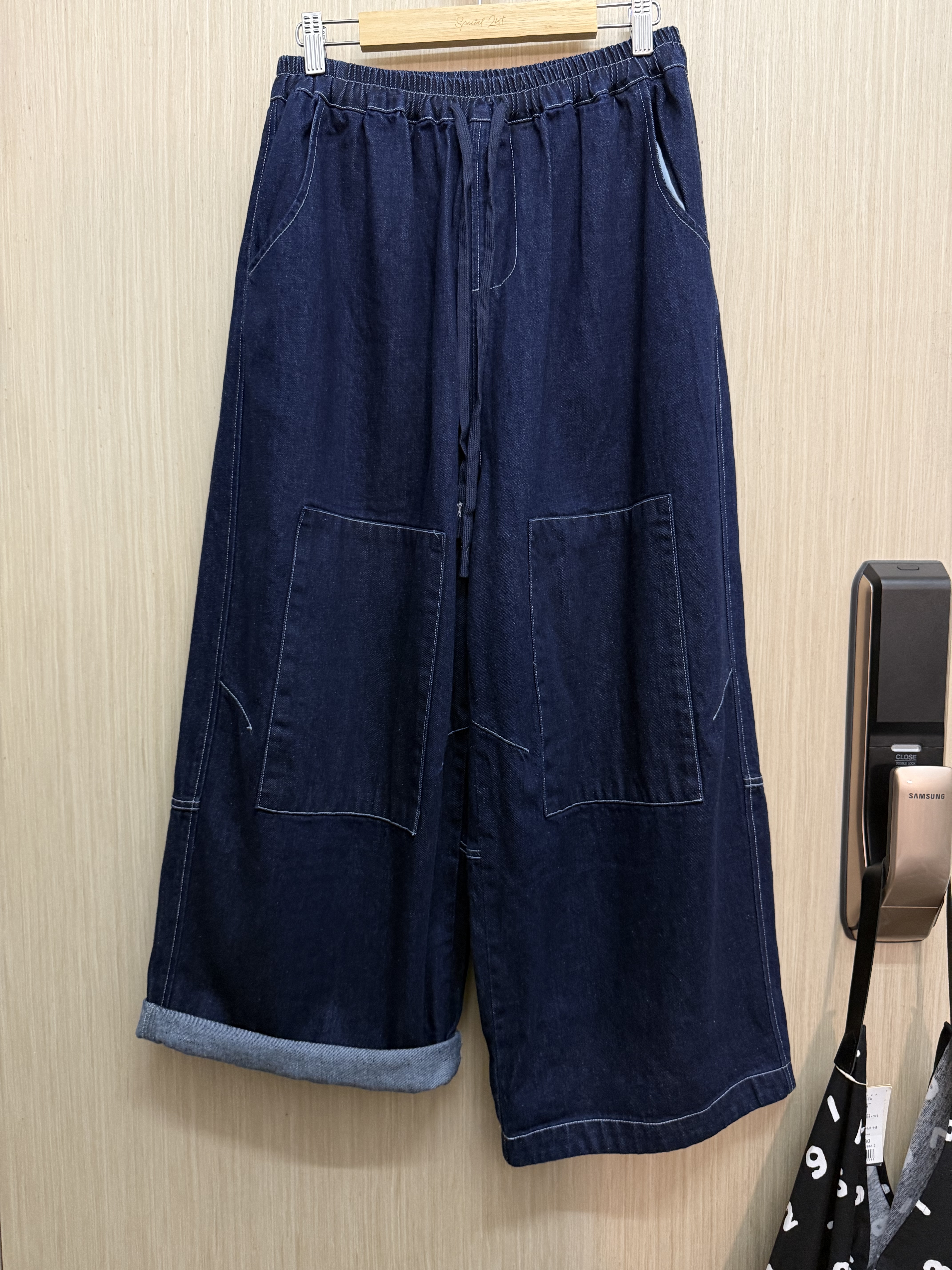 補丁直腳牛仔褲