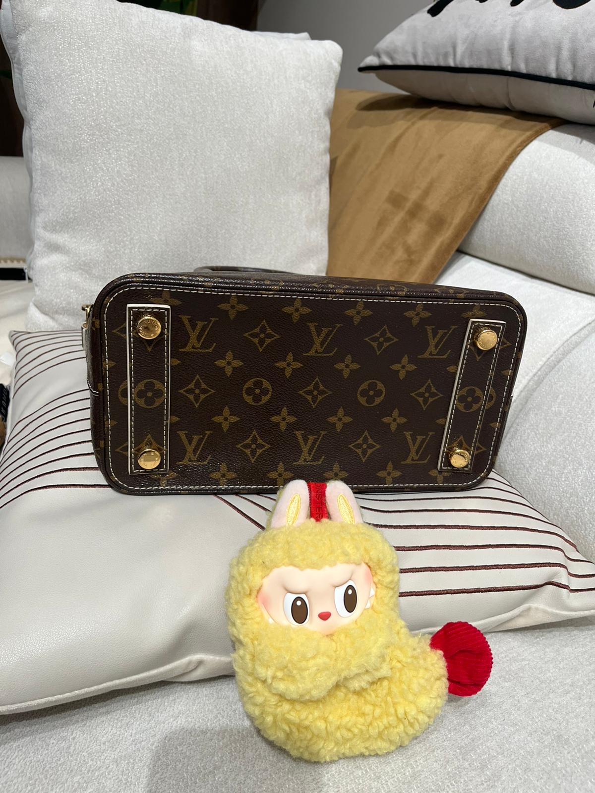 Lv lockit limited edition  100%Authentic,95%new  ✅key lock ✅dust bag 