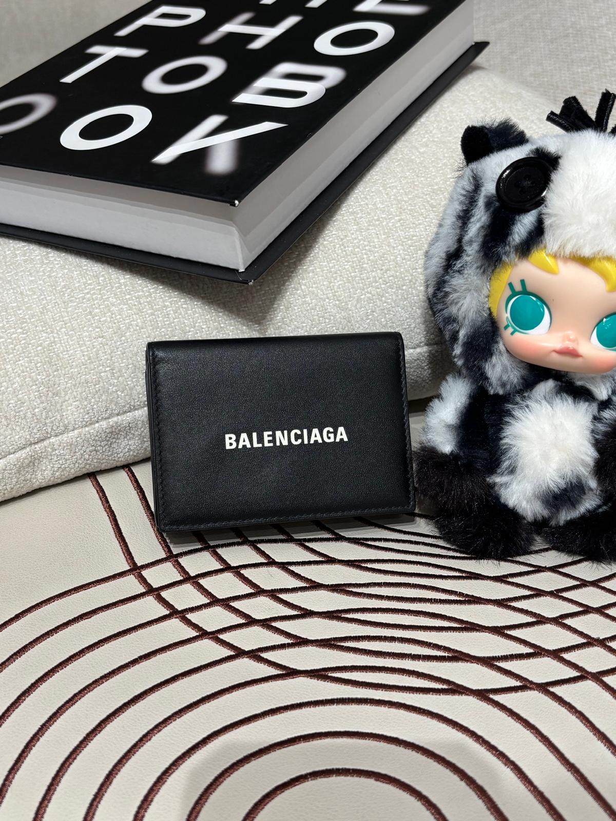 Balenciaga Wallet 黑色牛皮 100%Authentic, 95%New 