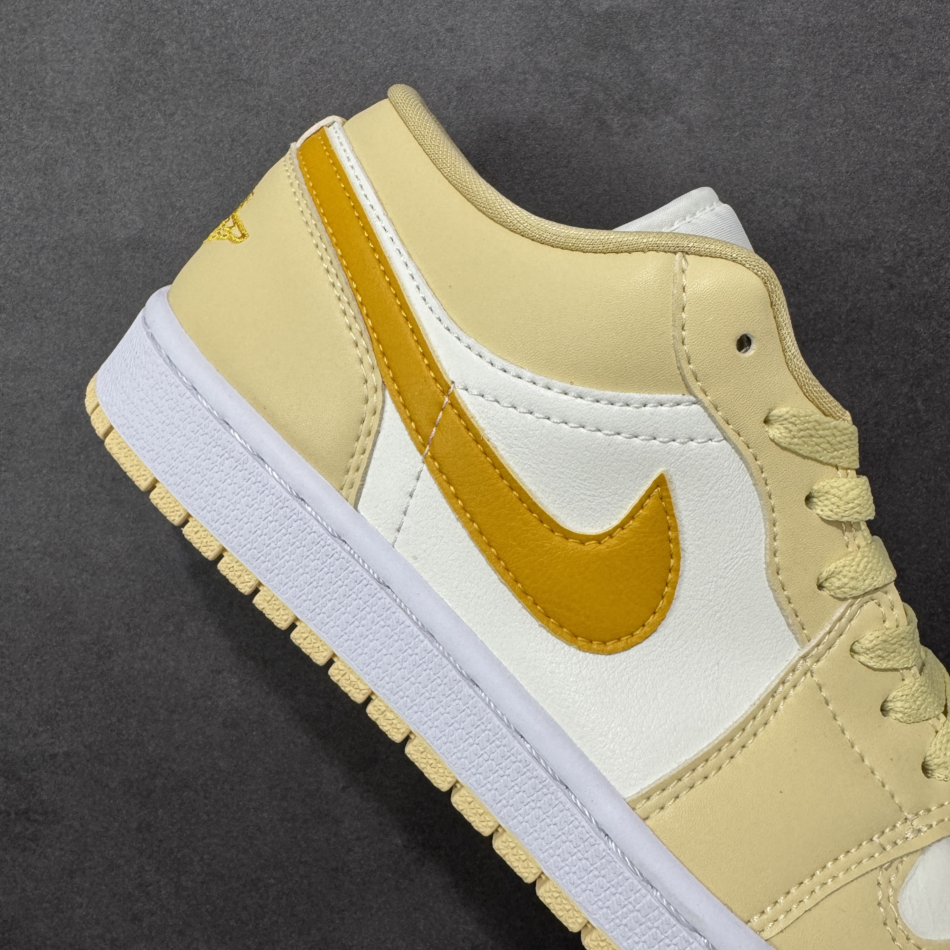 Nike Air Jordan 1 Low DC0774-170