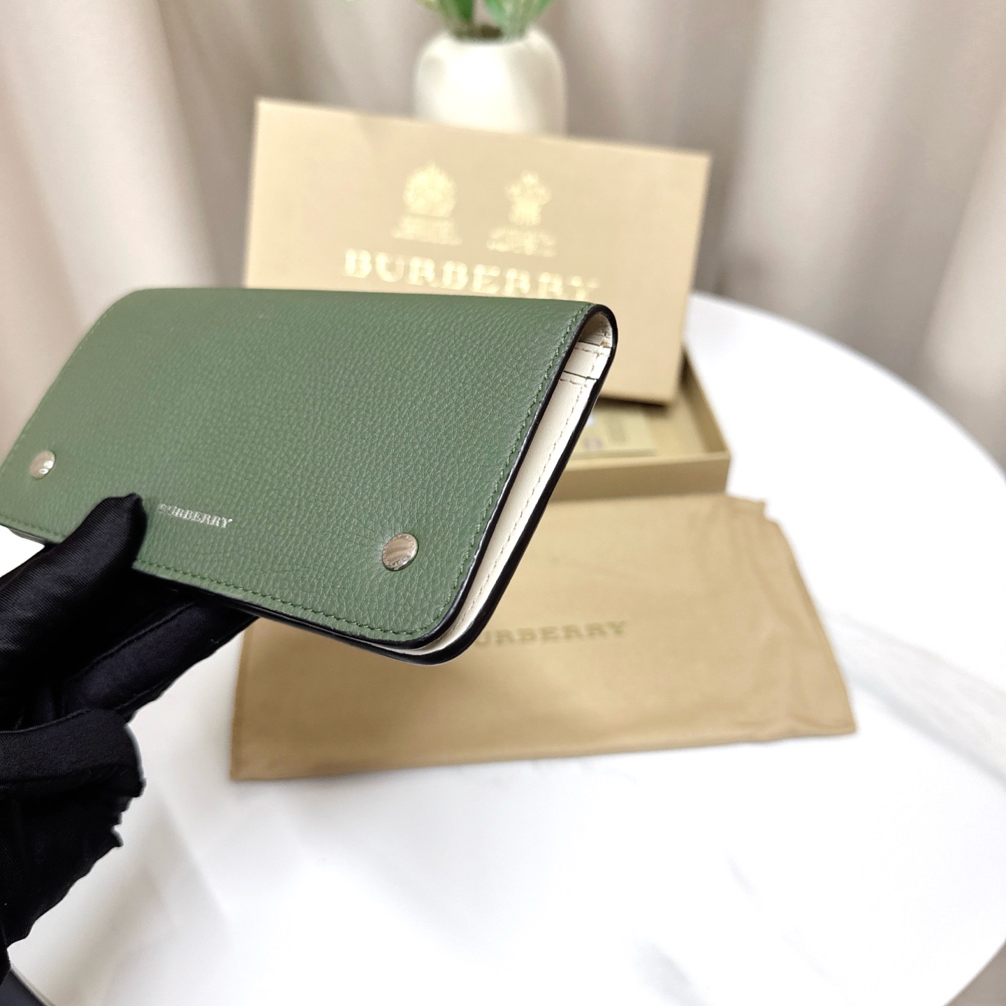 【預訂貨品】閒置新⭐️  Burberry綠色長款銀包