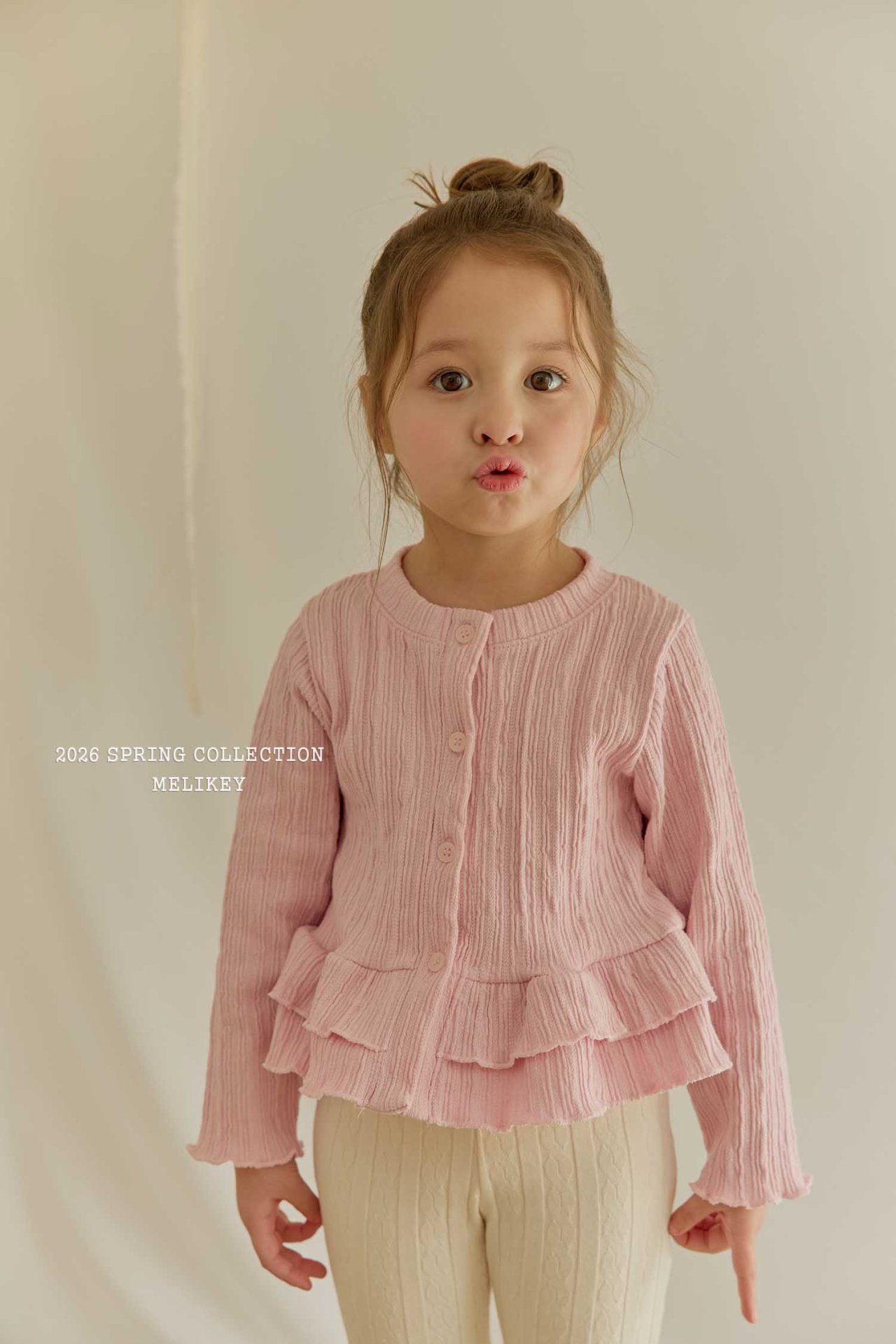 Cardigan / 蝴蝶結扣針