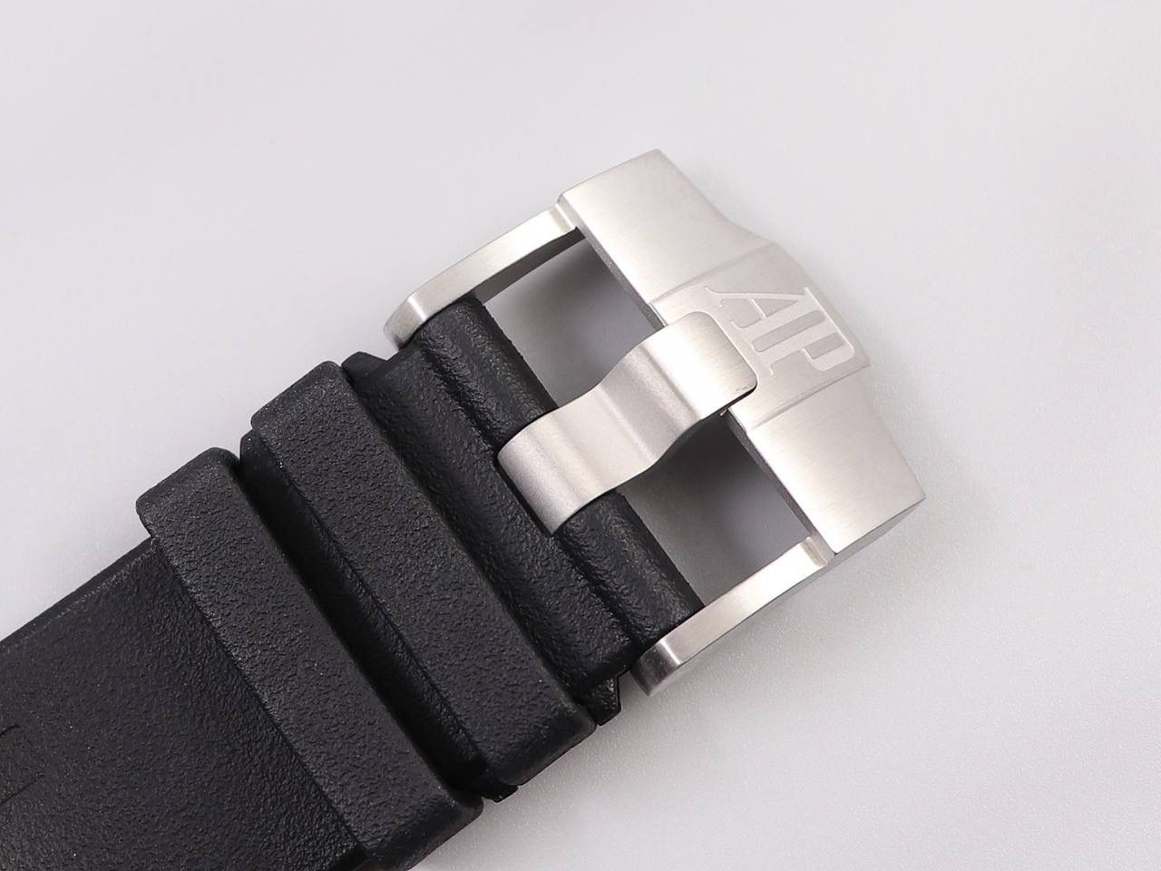 A P26400 马会女王杯限量版 皇家橡树 锻造碳 搭载复刻原版CAL.3126机芯 直径44mm 🔥市面上最顶级版本的超级复刻🔥💯