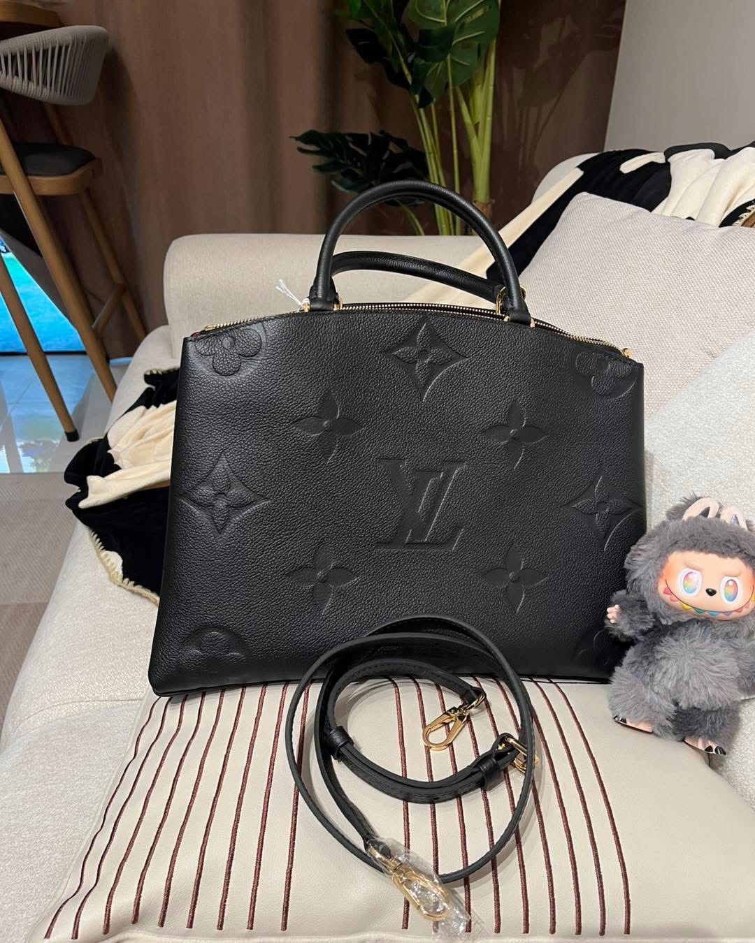 Lv Grand Palais Monogram Empreinte Black Calfskin 2way Bag M45811 100%Authentic ,98%new ✅key lock ✅strap✅dust bag