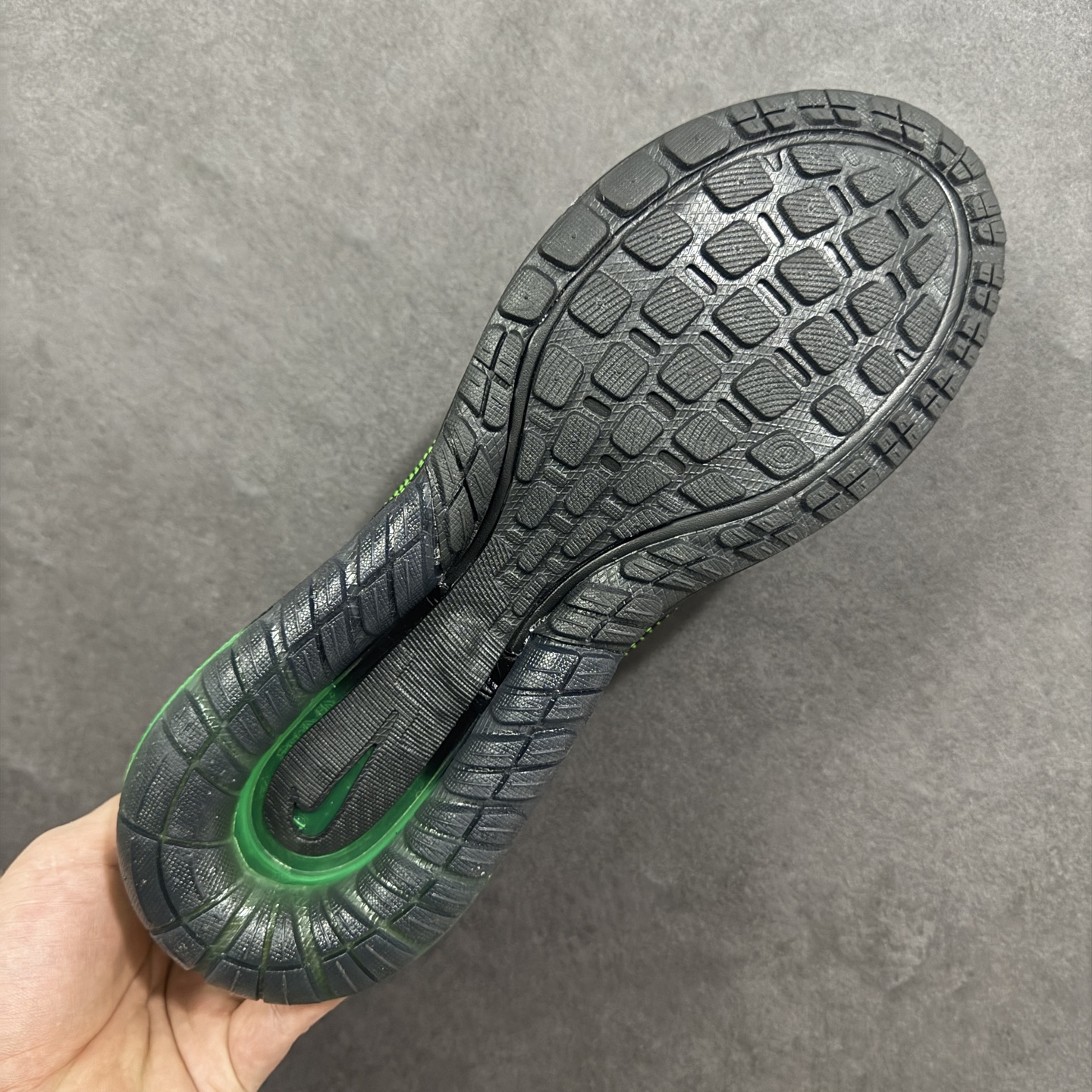 Nike Air Max Phoenix FZ5307-300