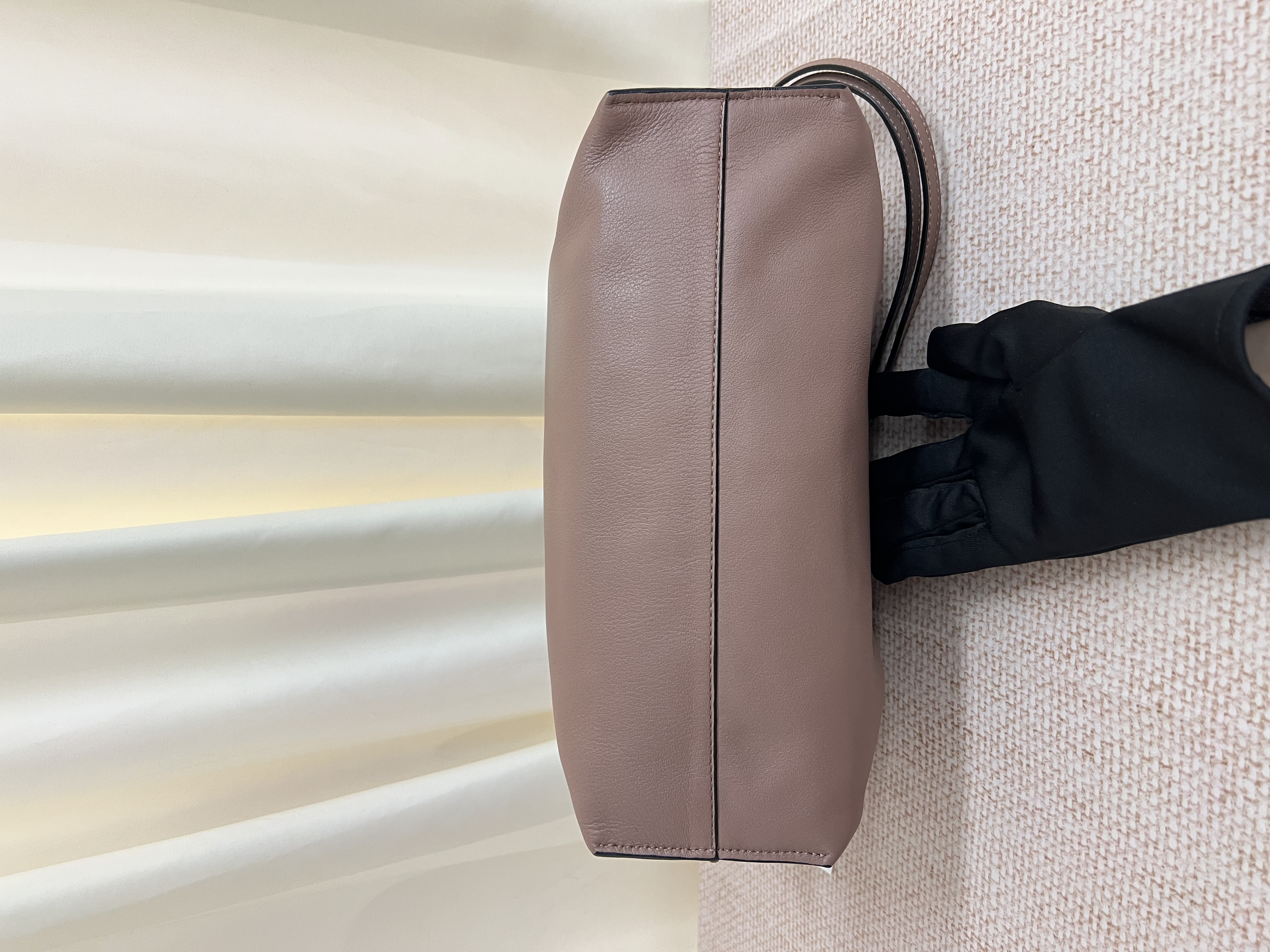 Pre-owned Loewe Flamenco/ Product Code: 26032201