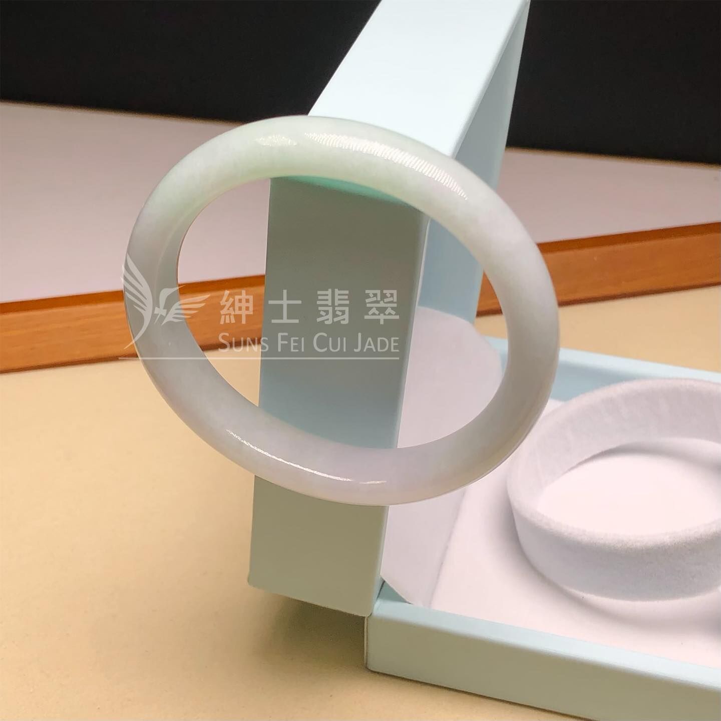 木那淡綠貴妃鐲54.2mm