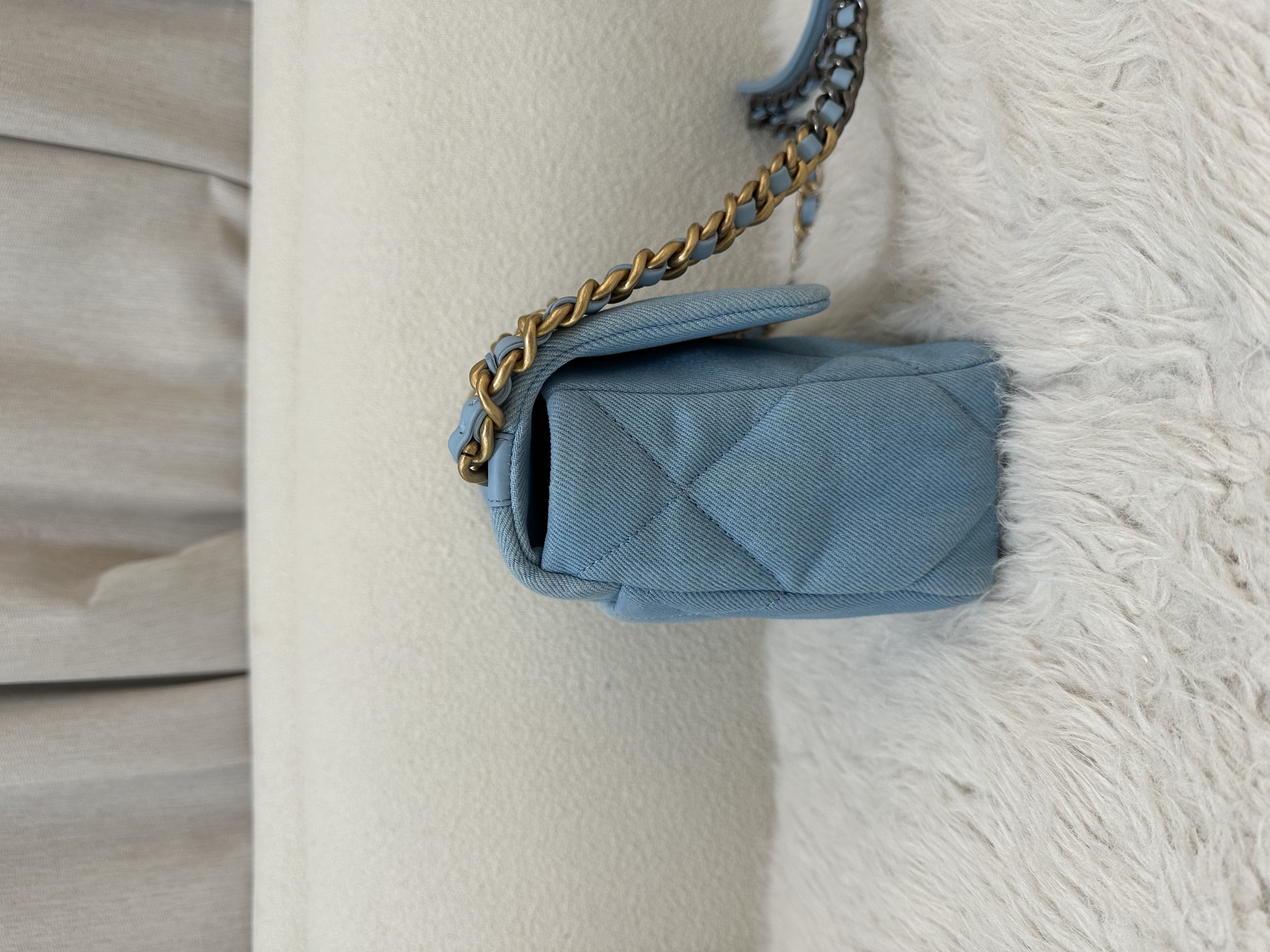 Pre-owned Chanel C19 Flag Bag/ Product Code: 26022126