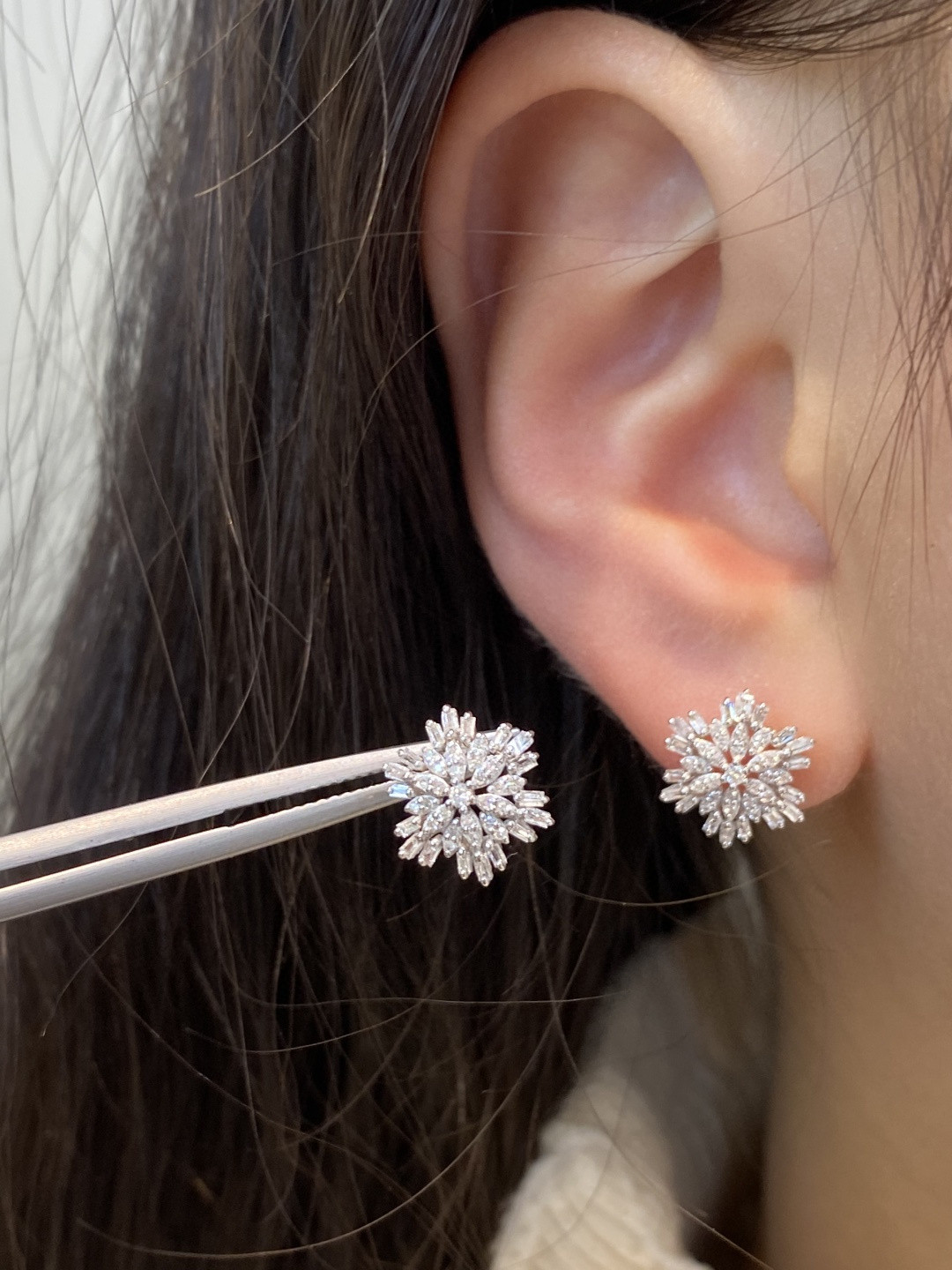 18K Diamond Earrings 