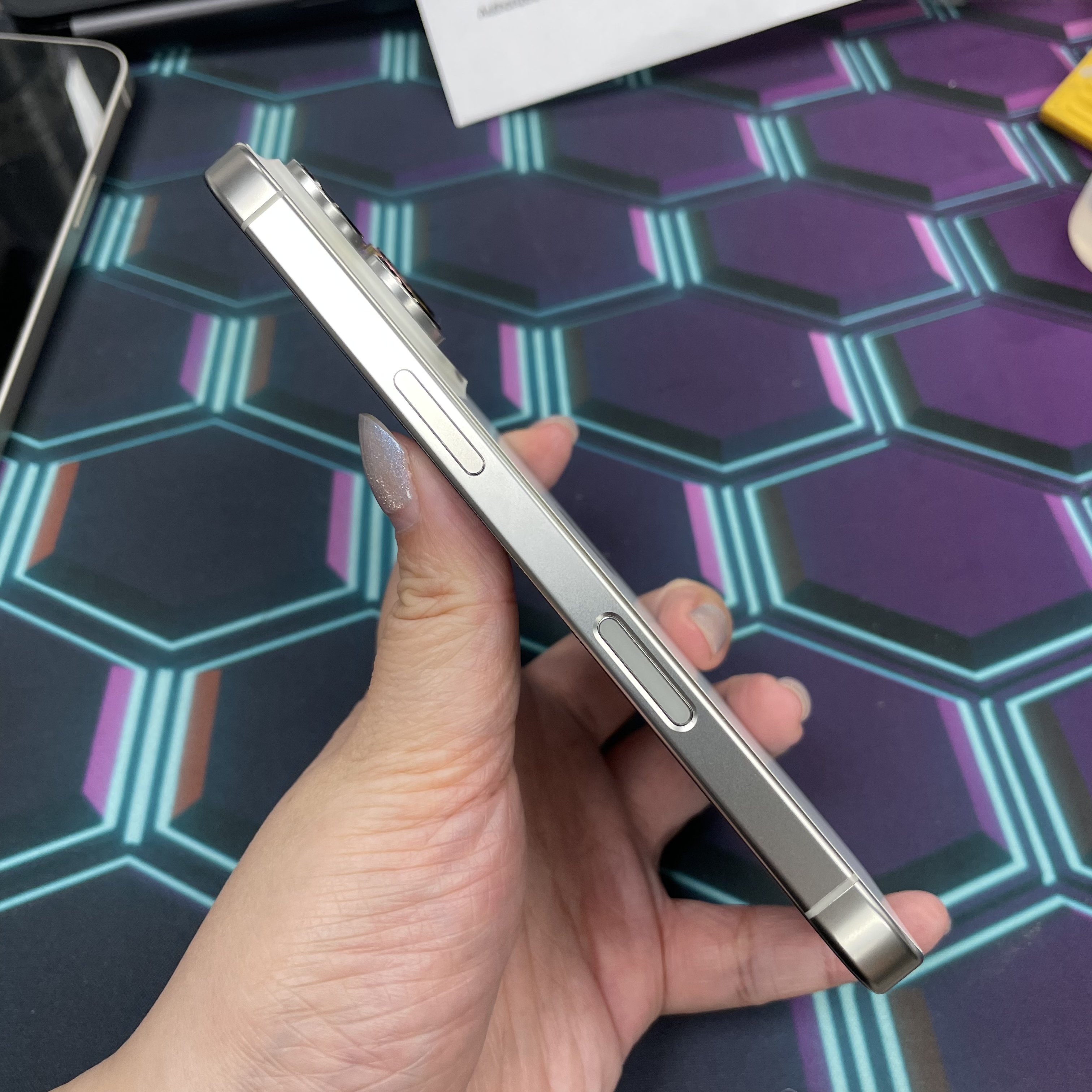 *6984 16 Pro 完美機 512GB 電88 白色 white