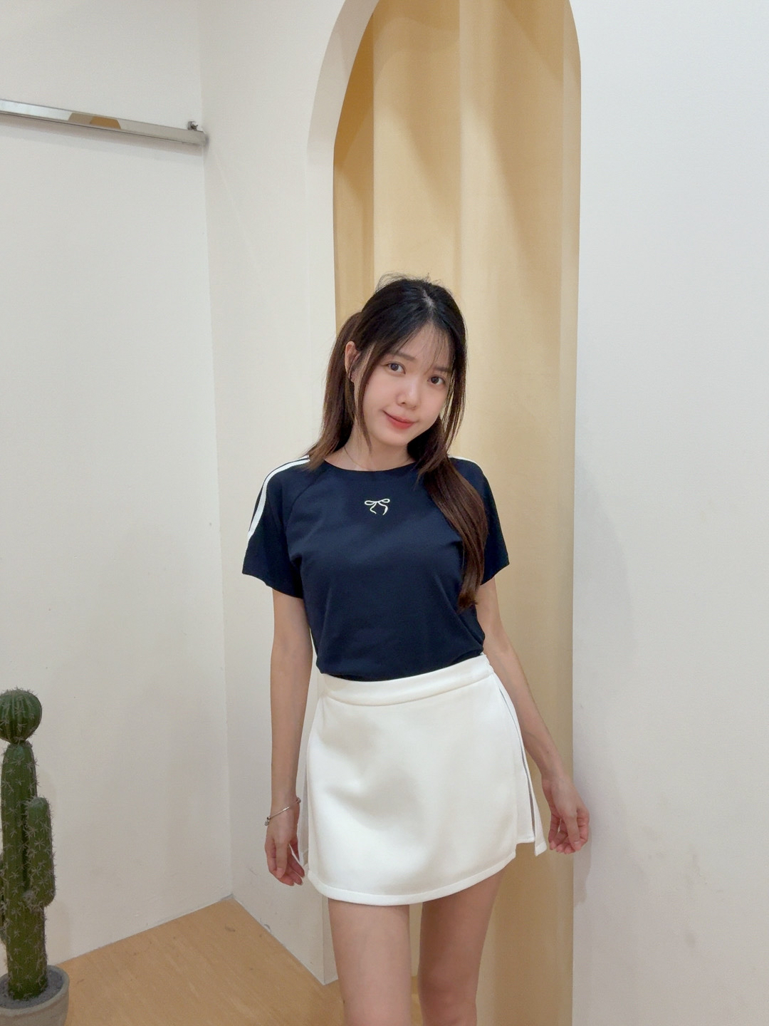 杠条蝴蝶结刺绣纯棉上衣 R2638