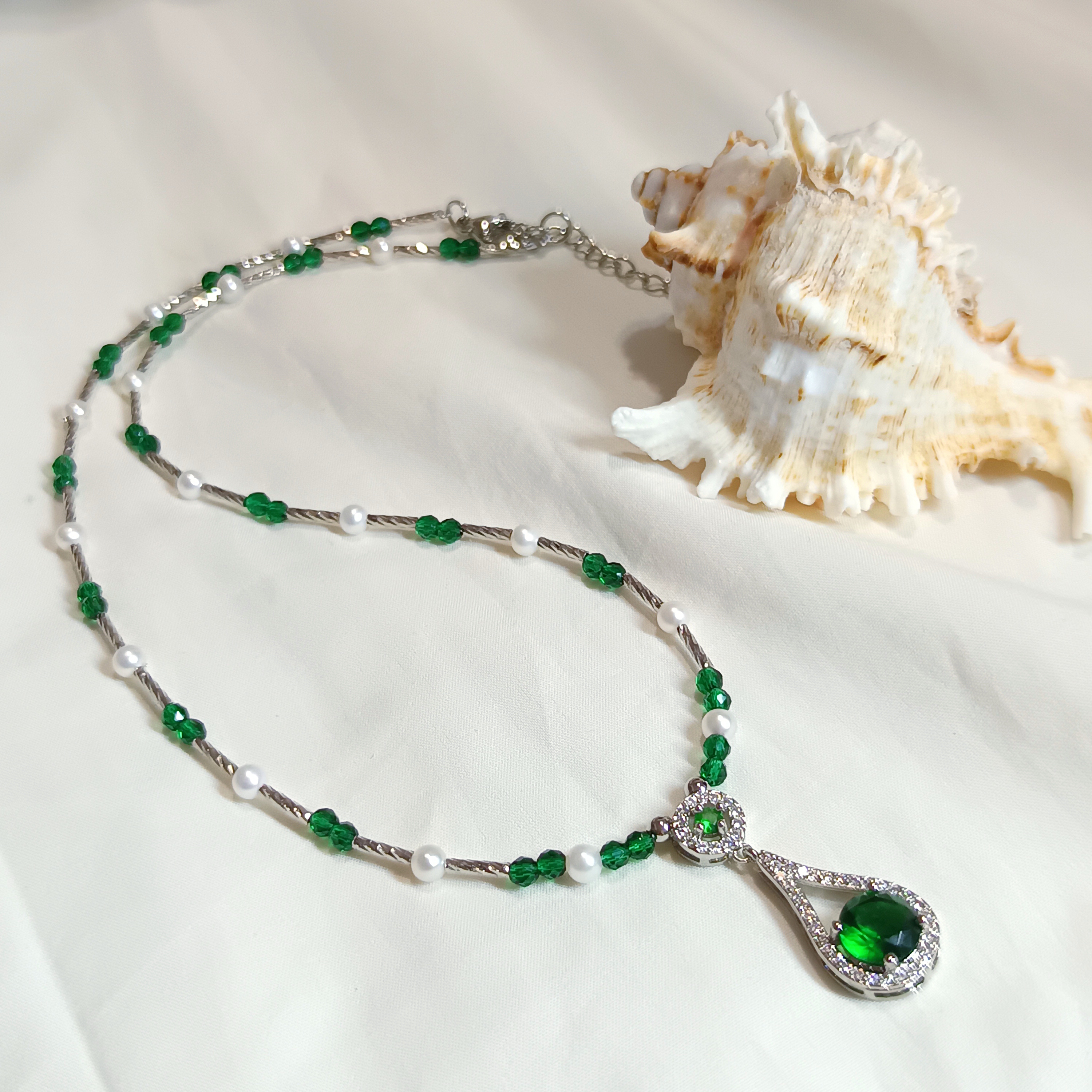 🎉99特惠精品🎉正圓強光淡水AKbaby珠+綠鋯石注白金吊墜套鍊