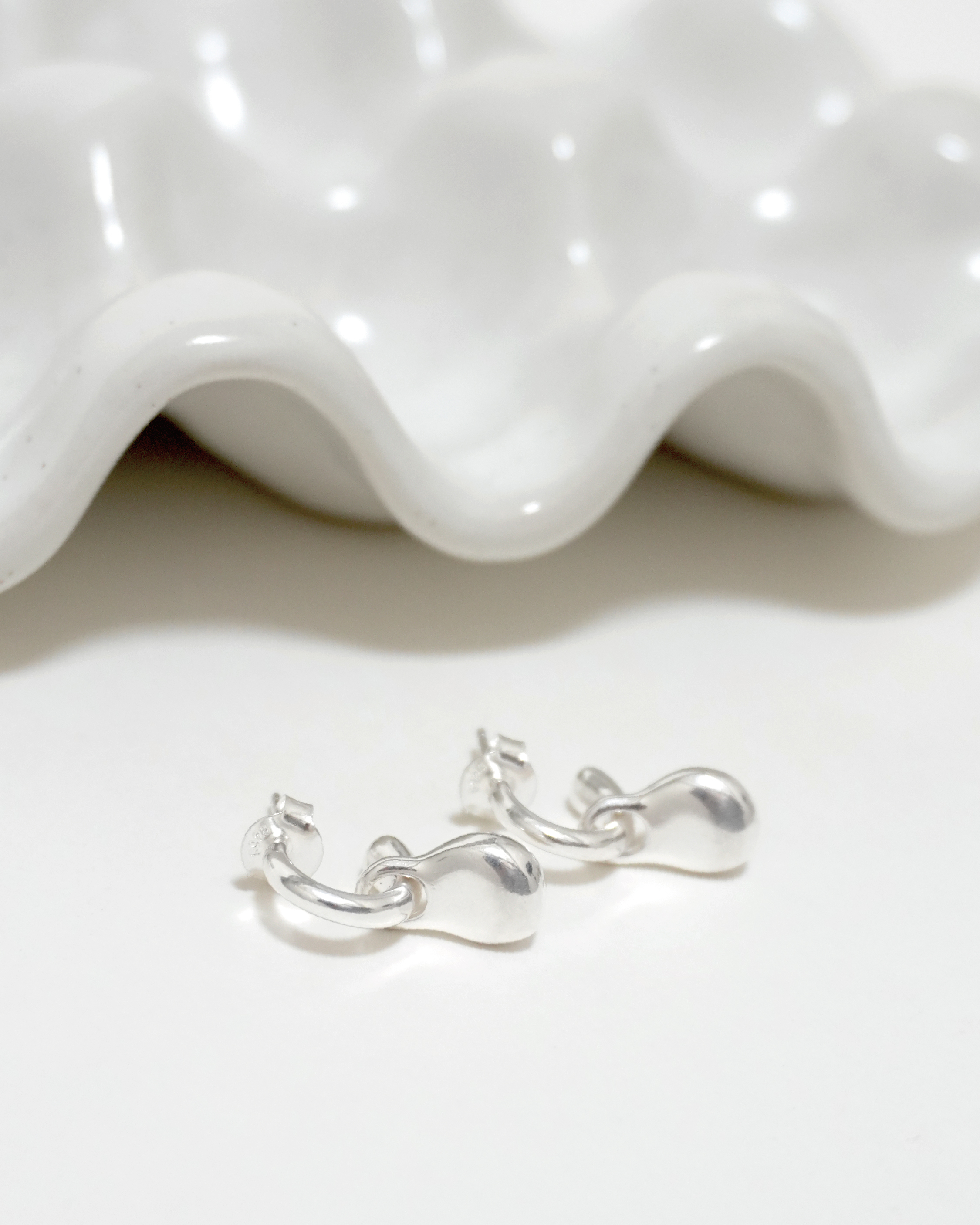 Glossy Flow Pendant Earrings