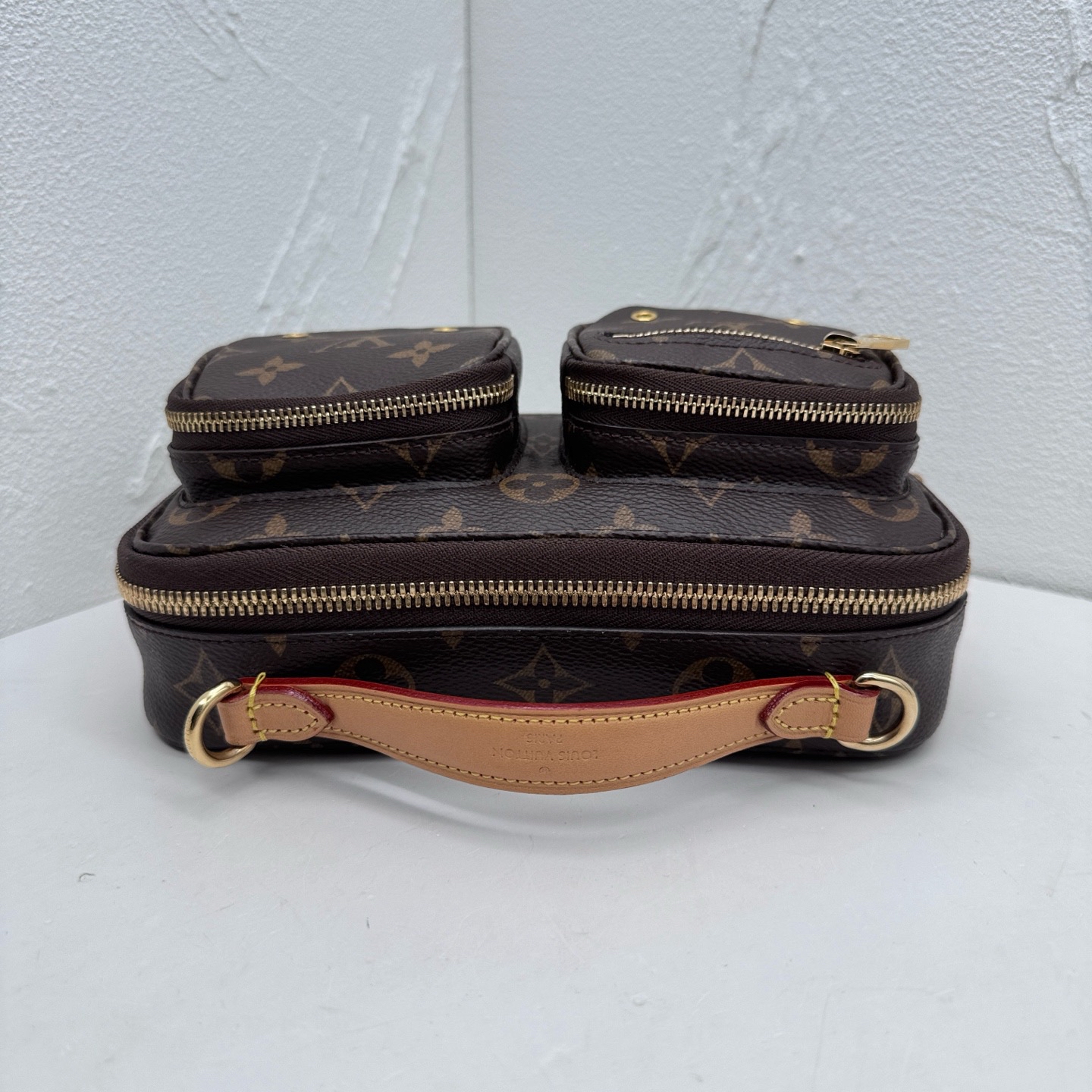 Pre-Owned LV Utility Crossbody / Product Code: 26051706