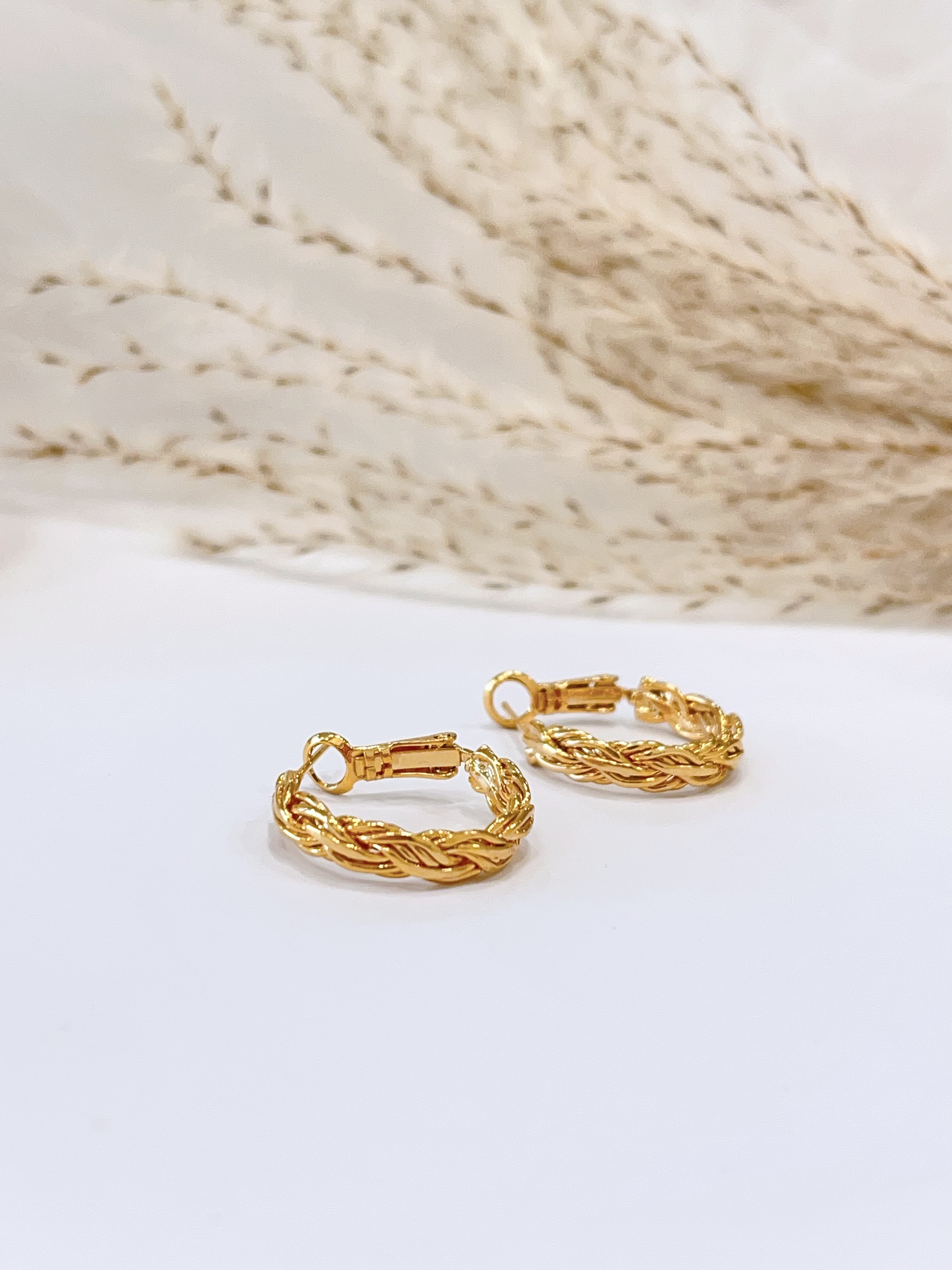 Ins复古小众金属麻花耳环