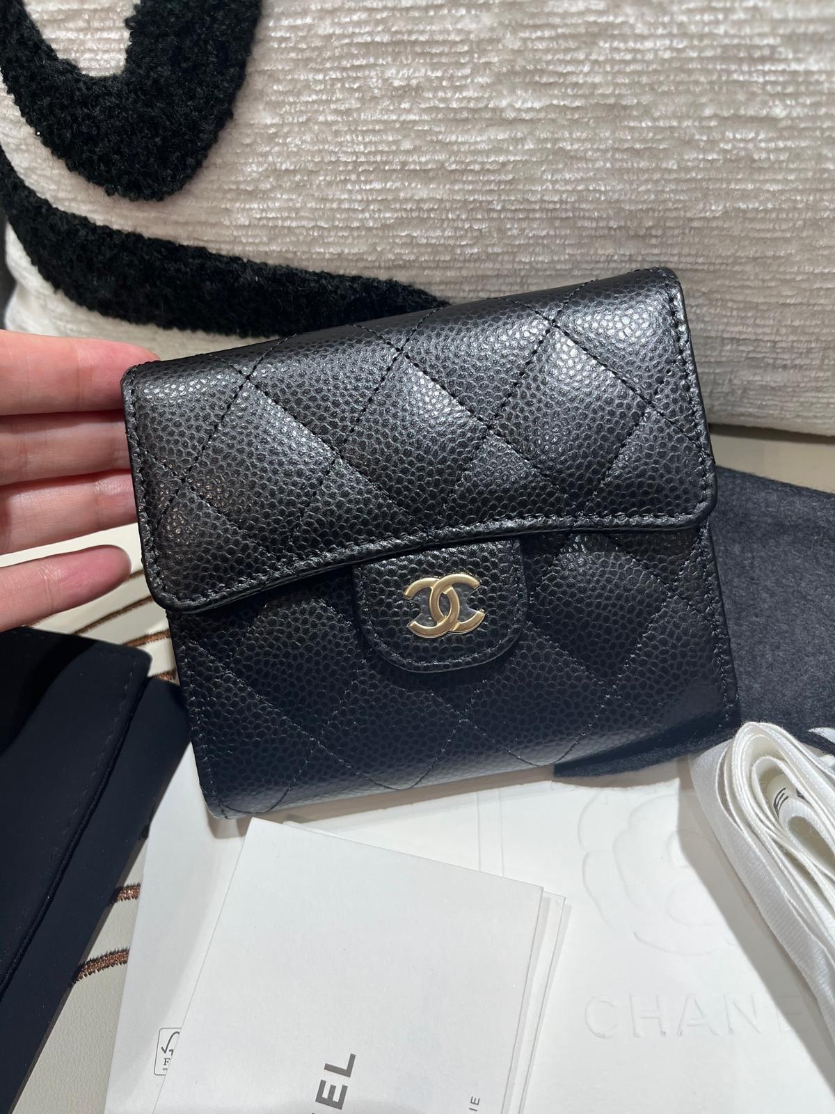 全新 Chanel Classic Flap Wallet 黑色魚子醬牛皮金扣 100%Authentic, Brand New 全新 ✅收據✅晶片✅Dust Bao✅Box
