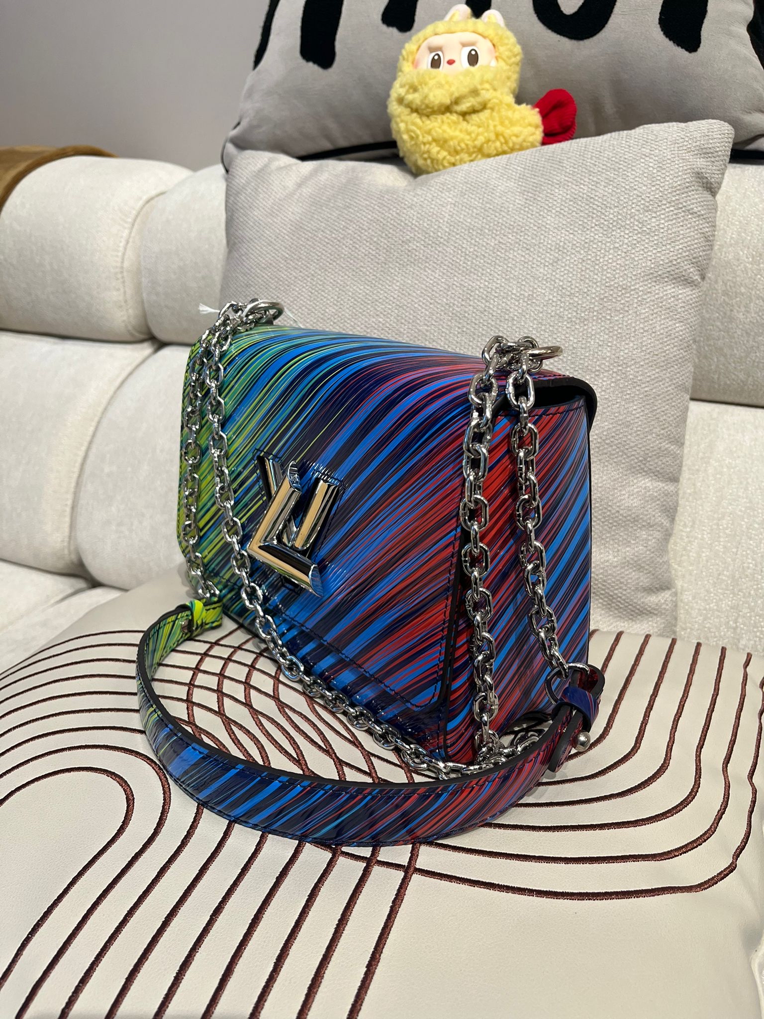 Lv twist mm epi leather 特別版 100%Authentic,95%new ✅mirror ✅dust bag ✨專門店售價$38,000📣 