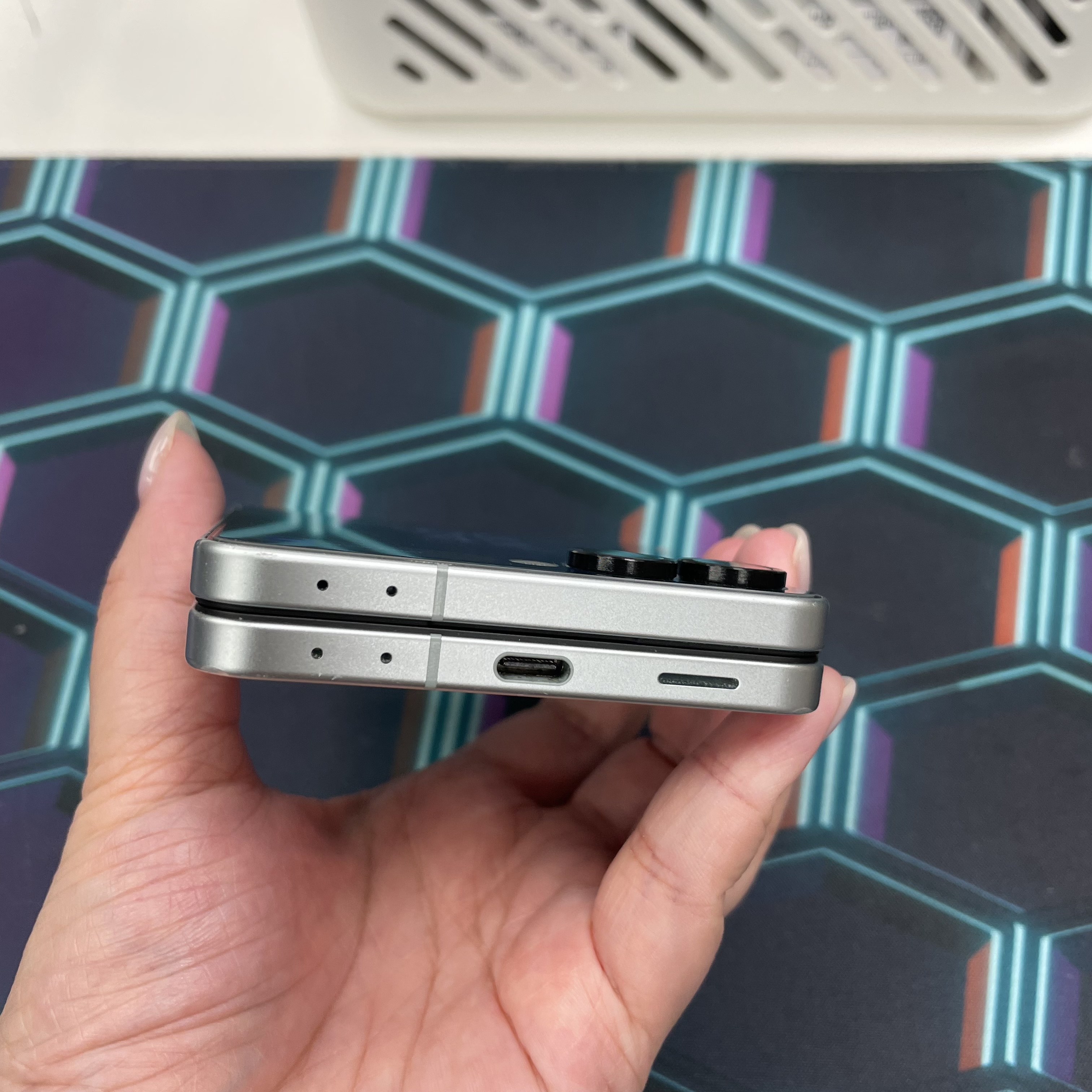 *6599 Galaxy Z Flip 7 超靚機 12+256GB 綠色 green E-sim版