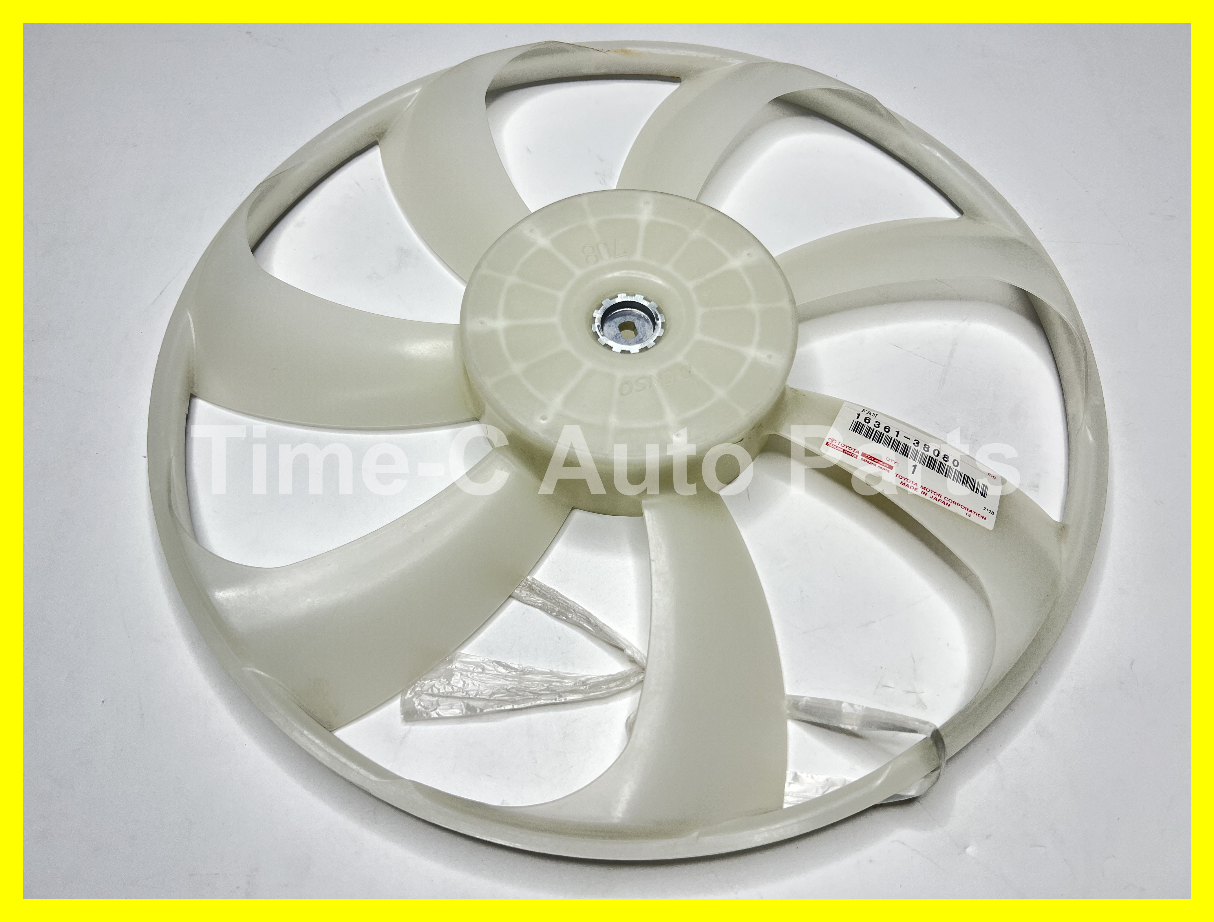 Toyota Lexus LS Series -  右風扇葉 - 16361-38080