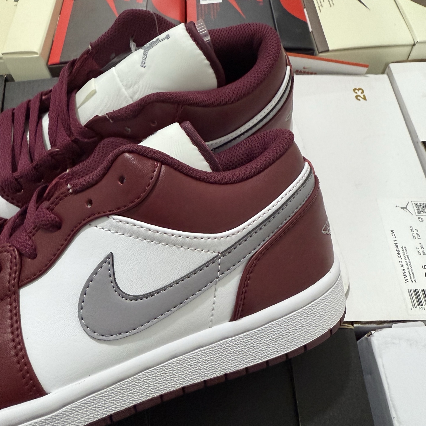 Nike Air Jordan 1 Low 553558-060