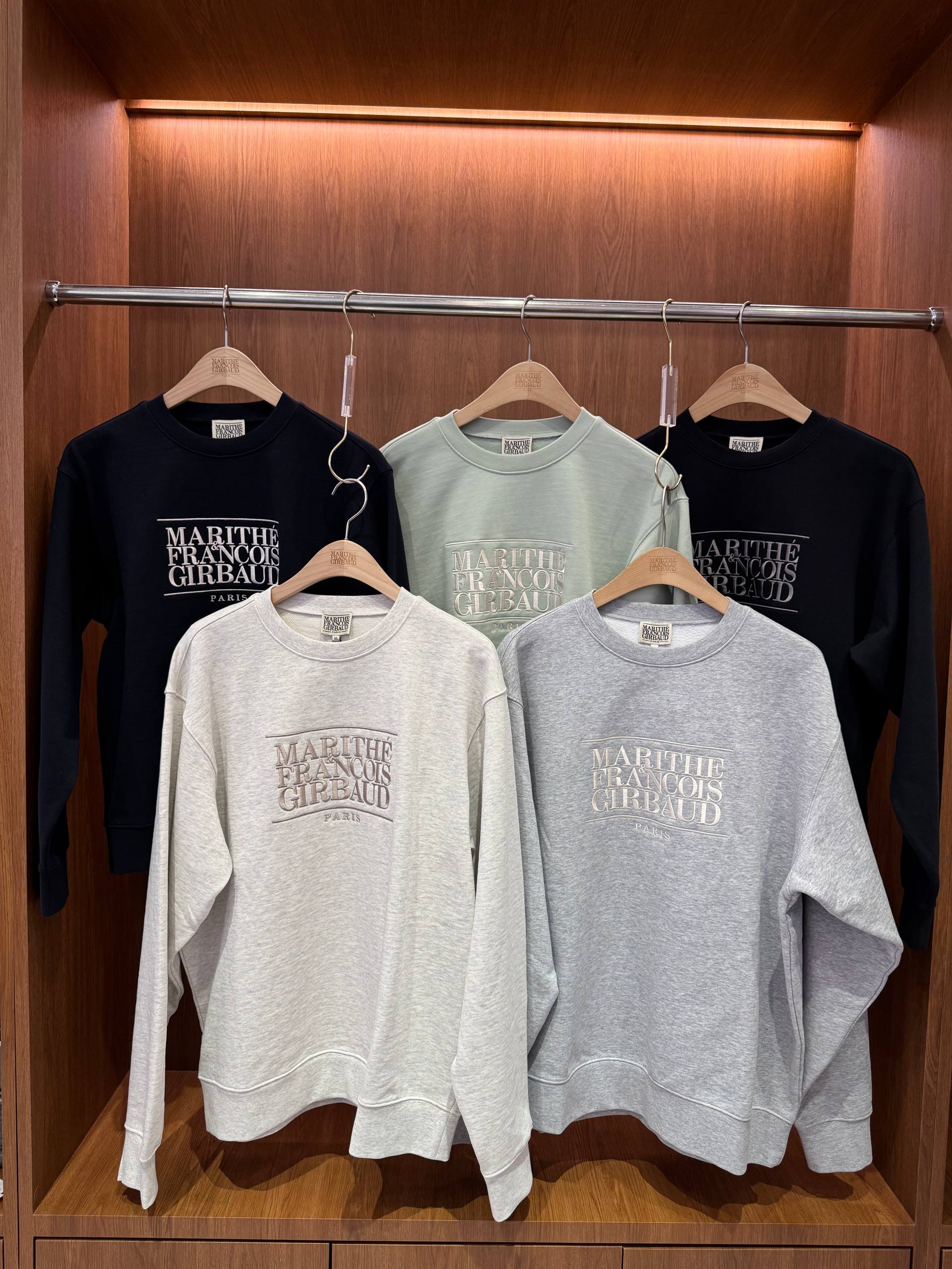 🇰🇷Marithe 长款刺绣卫衣✨