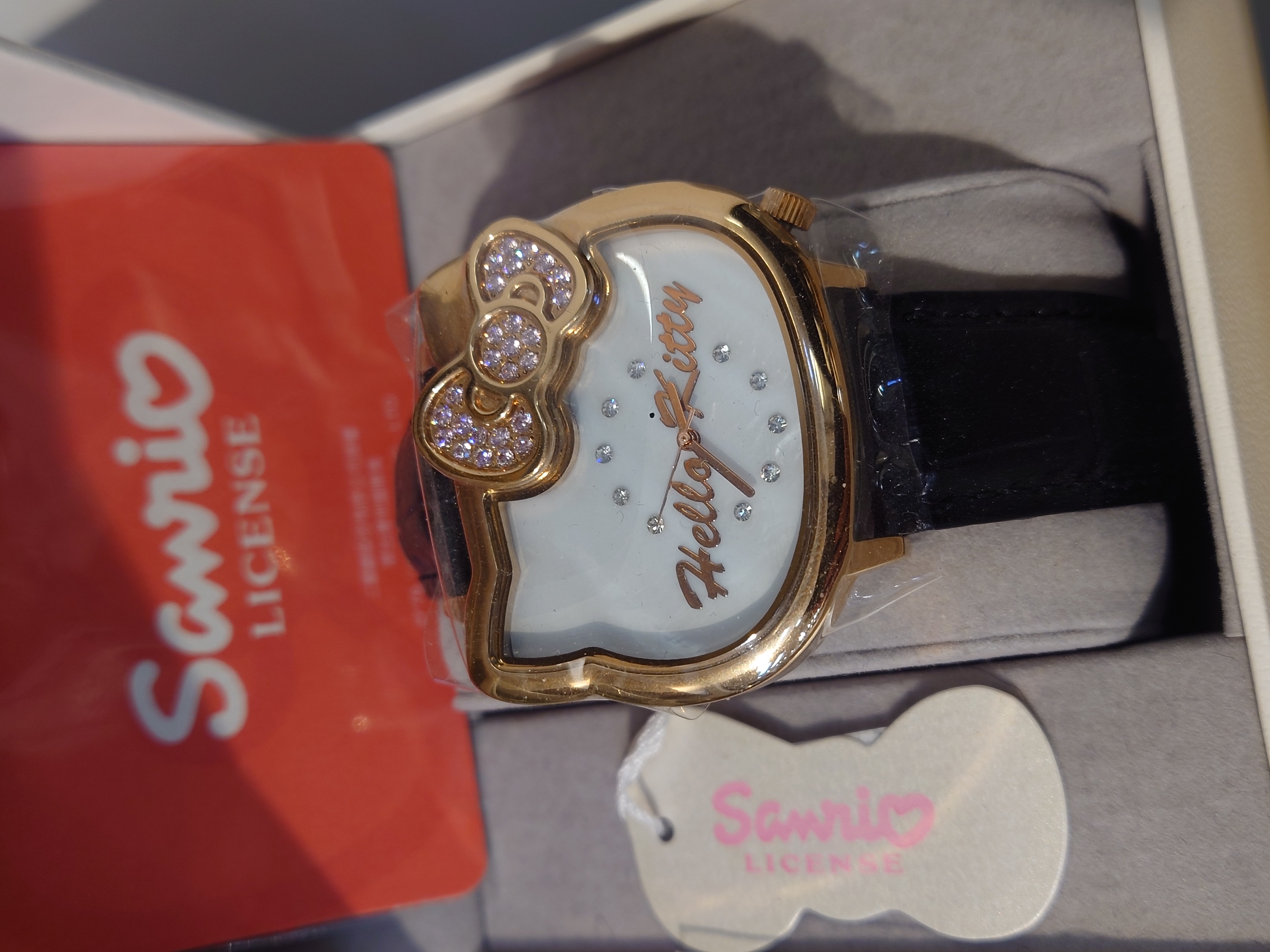 絕版SANRIO Hello Kitty 貝殼水晶石英錶 LK681LRWW 黑色錶帶