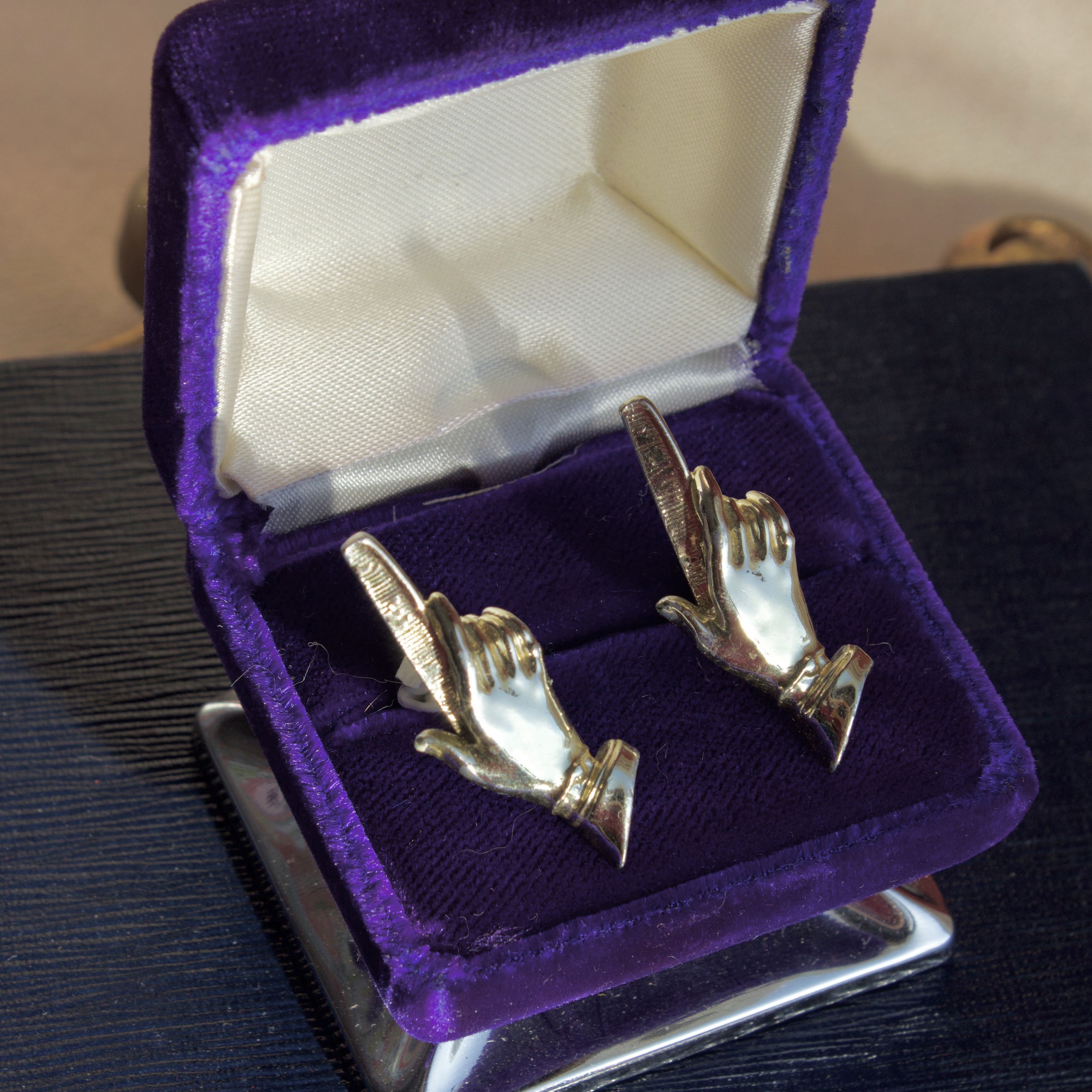 Rare! Vintage C.a. 1950s Stamped "Coro" Silver Tone Hairdresser Screw Back Earrings(MT1436)