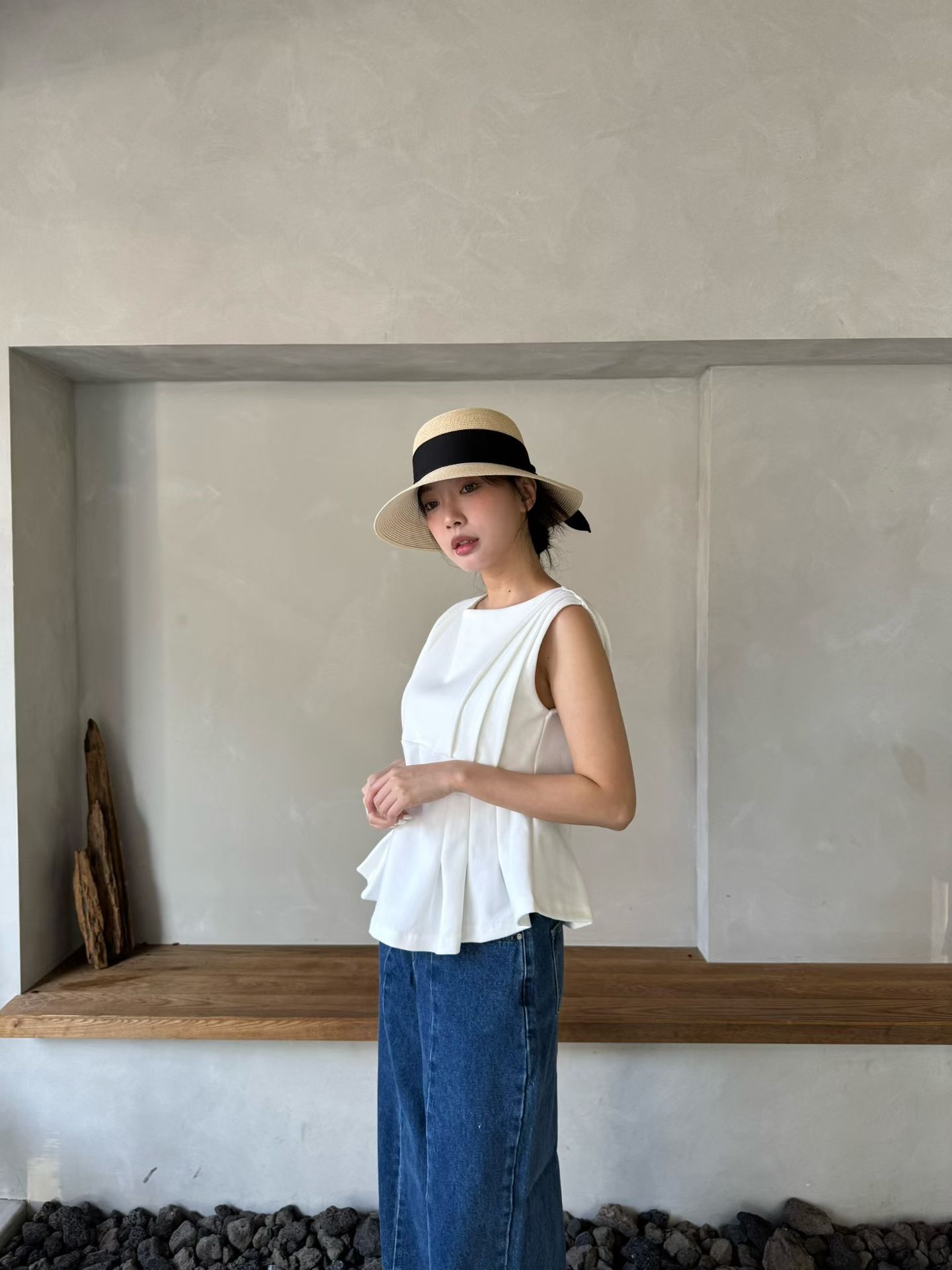 M20 立體修身壓褶背心