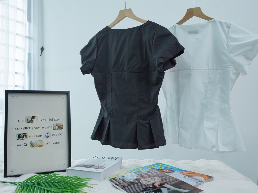 Pleated Peplum Top with Bow Tie and Front Zipper ‖ 蝴蝶结V领拉链压褶收腰上衣 KR01139204