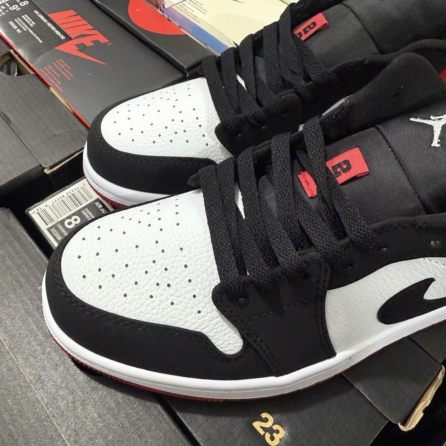 Nike Air Jordan 1 Low 'Black Toe' 553558-116