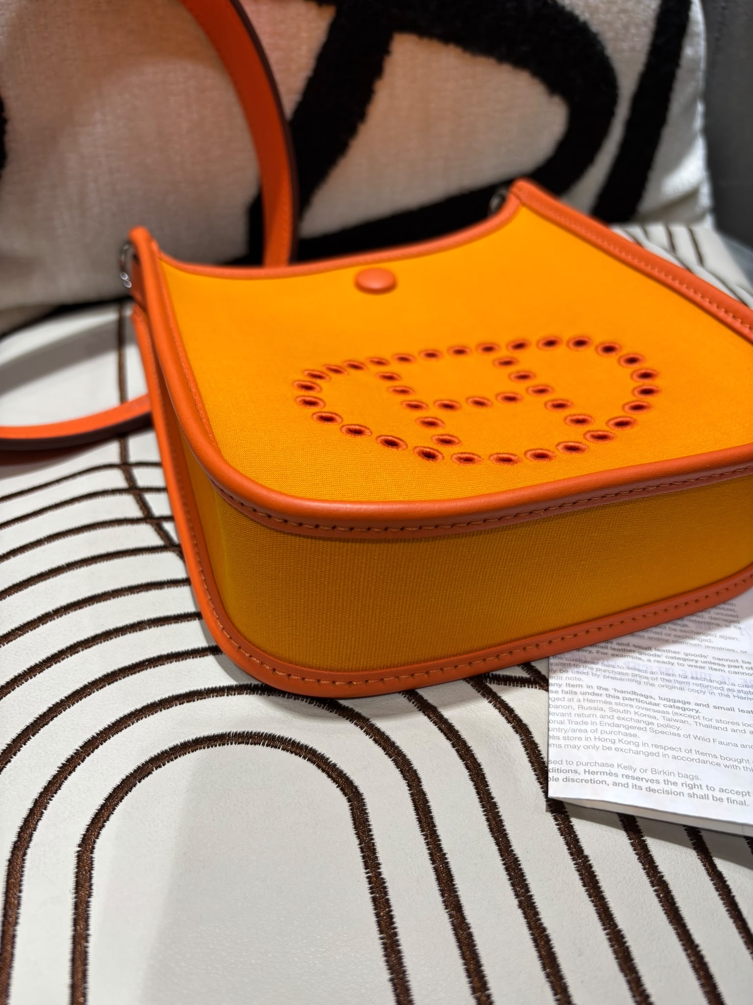 全新Hermes Mini Evelyne Limited Edition 限量版100%Authentic, 全新未使用品✅ 專門店收據✅Dust bag✅盒