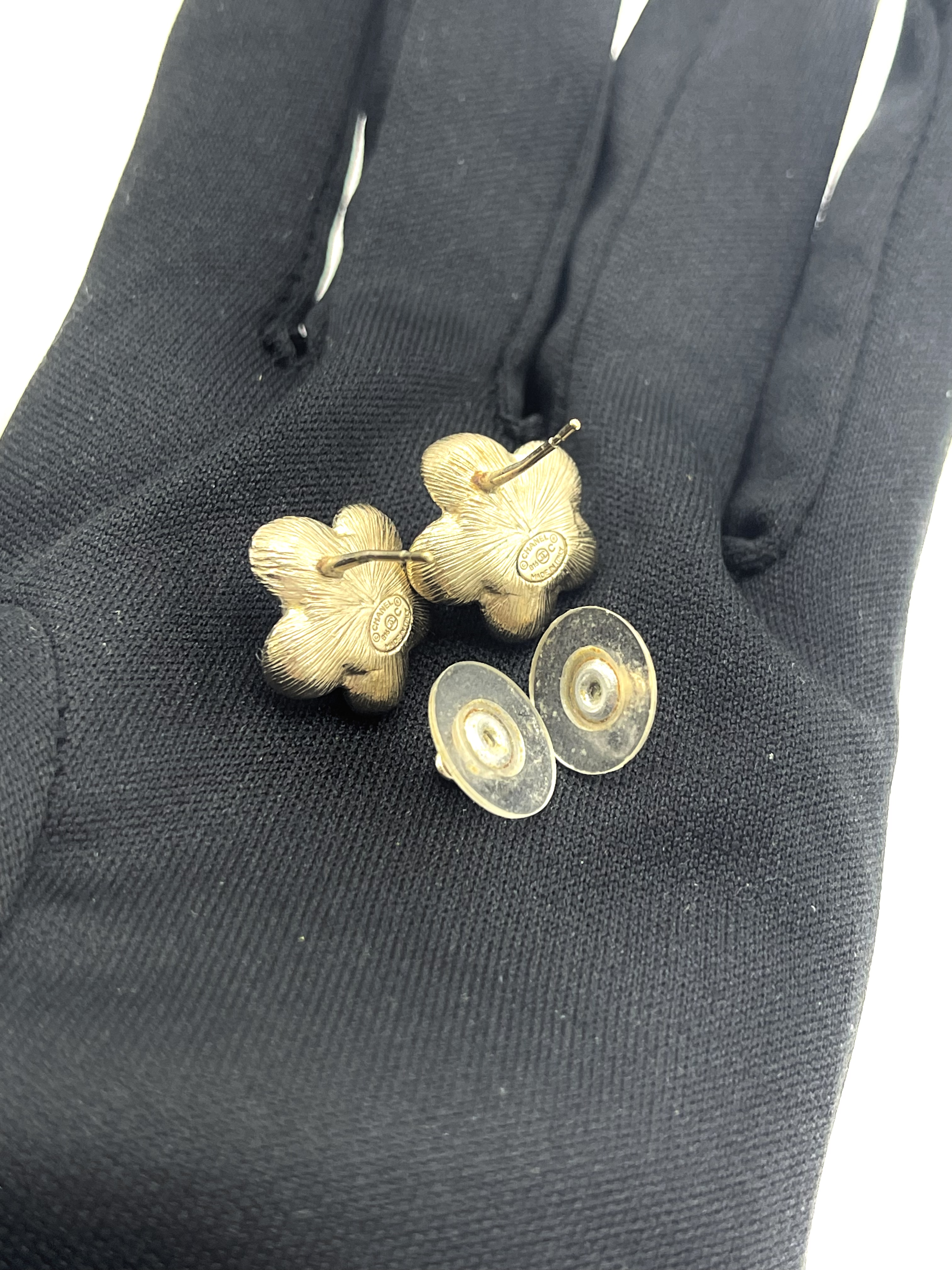 Pre-owned Chanel CC Camellia Earrings / Product Code: 26050619