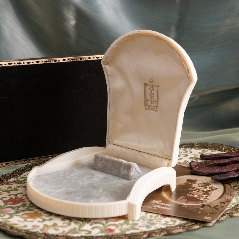 Antique C.a. 1930s ART DECO Early Plastic CELLULOID Cream white Shell Shape Jewelry box (MT1968)