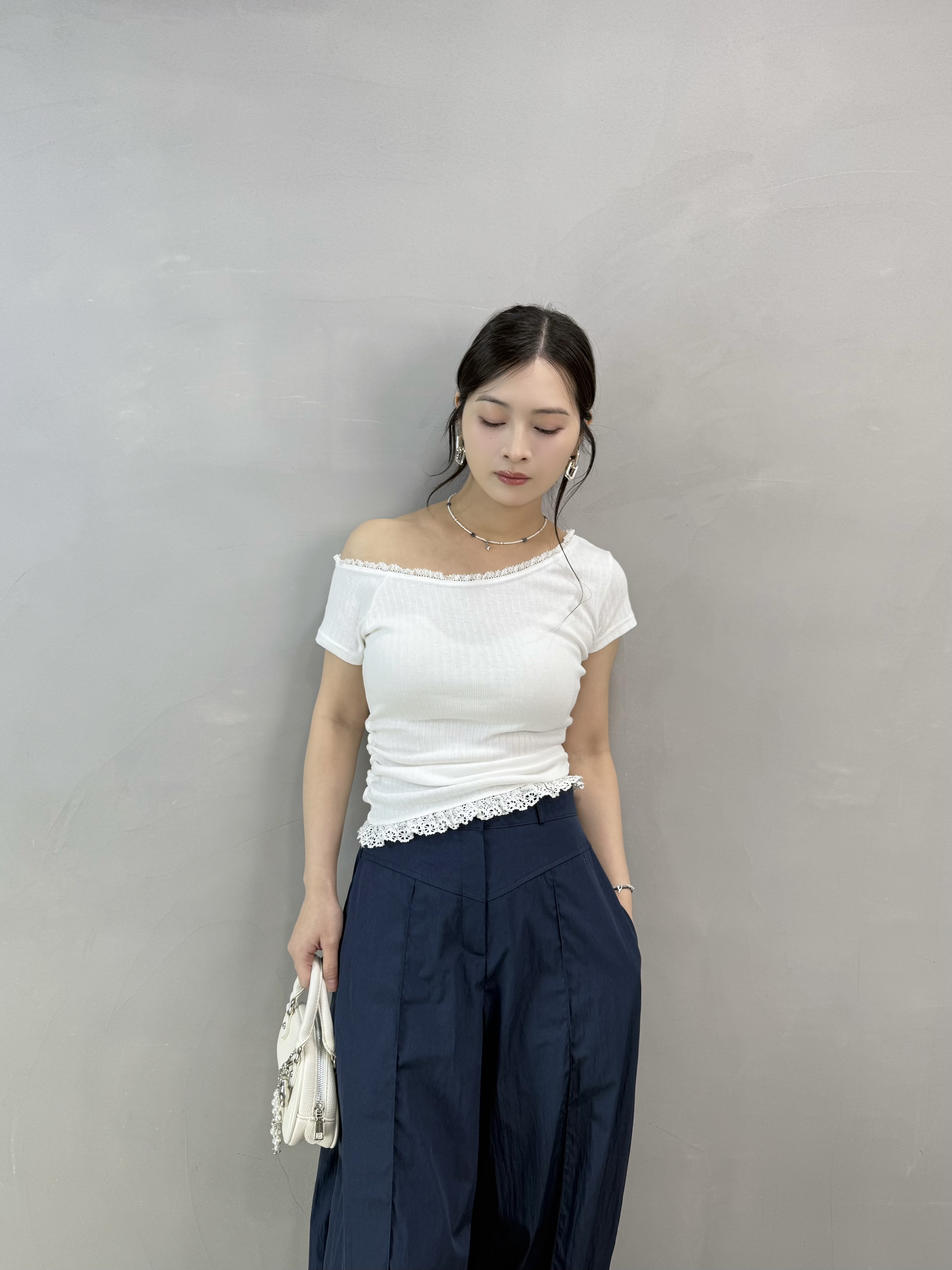 Y73 通花邊暗紋Tee